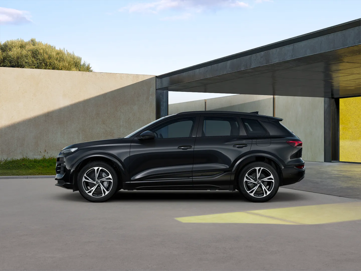 Image about Audi Q6 SUV e-tron e-tron