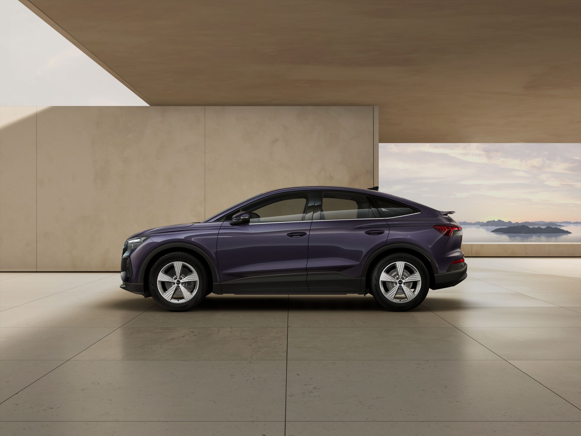 Q4 Sportback e-tron EXTERIOR-PARALLEL-SIDE