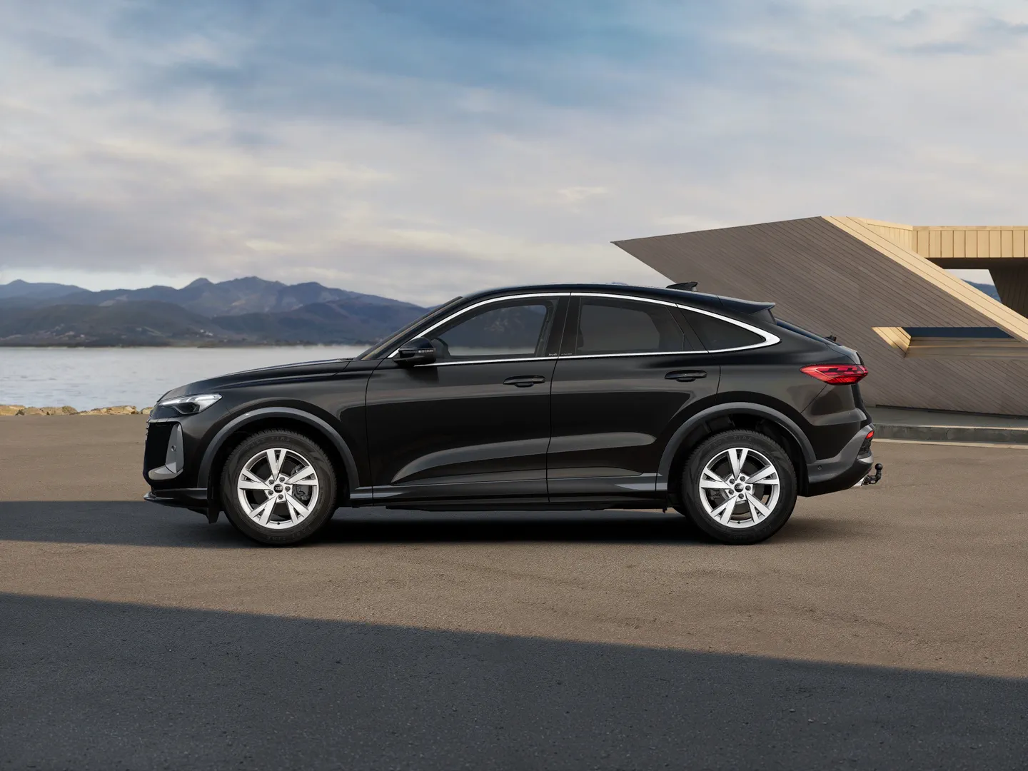 Zdjęcie&nbsp;Audi Q5 Sportback&nbsp;TFSI 150 kW S tronic&nbsp;– Ujęcie: bok