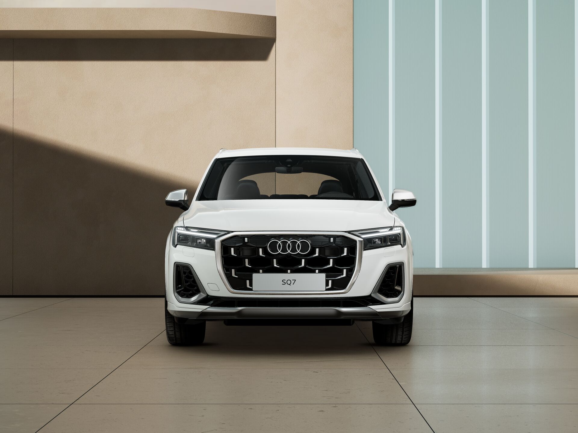 SQ7 EXTERIOR-FRONT-FRONT
