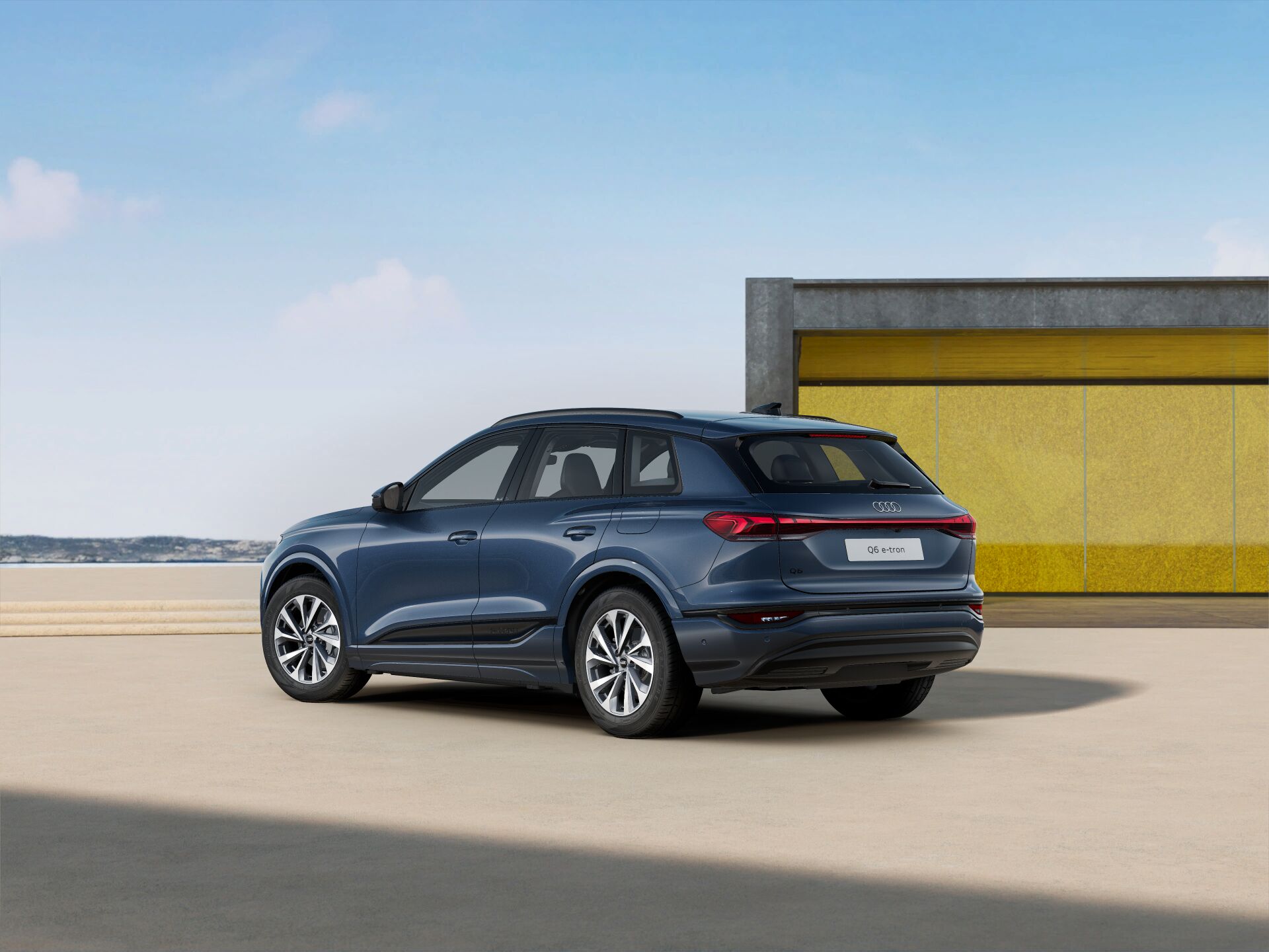 Q6 SUV e-tron EXTERIOR-REAR-3-4