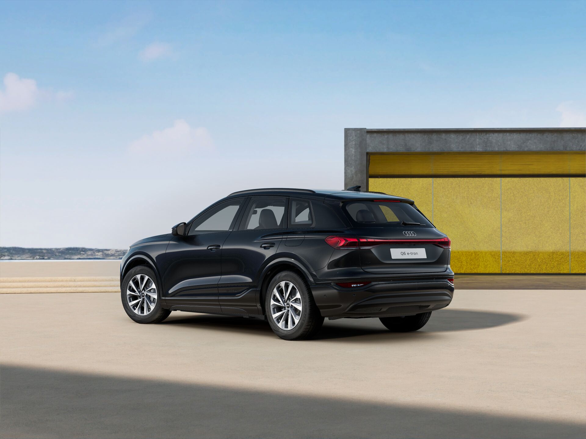 Q6 SUV e-tron EXTERIOR-REAR-3-4