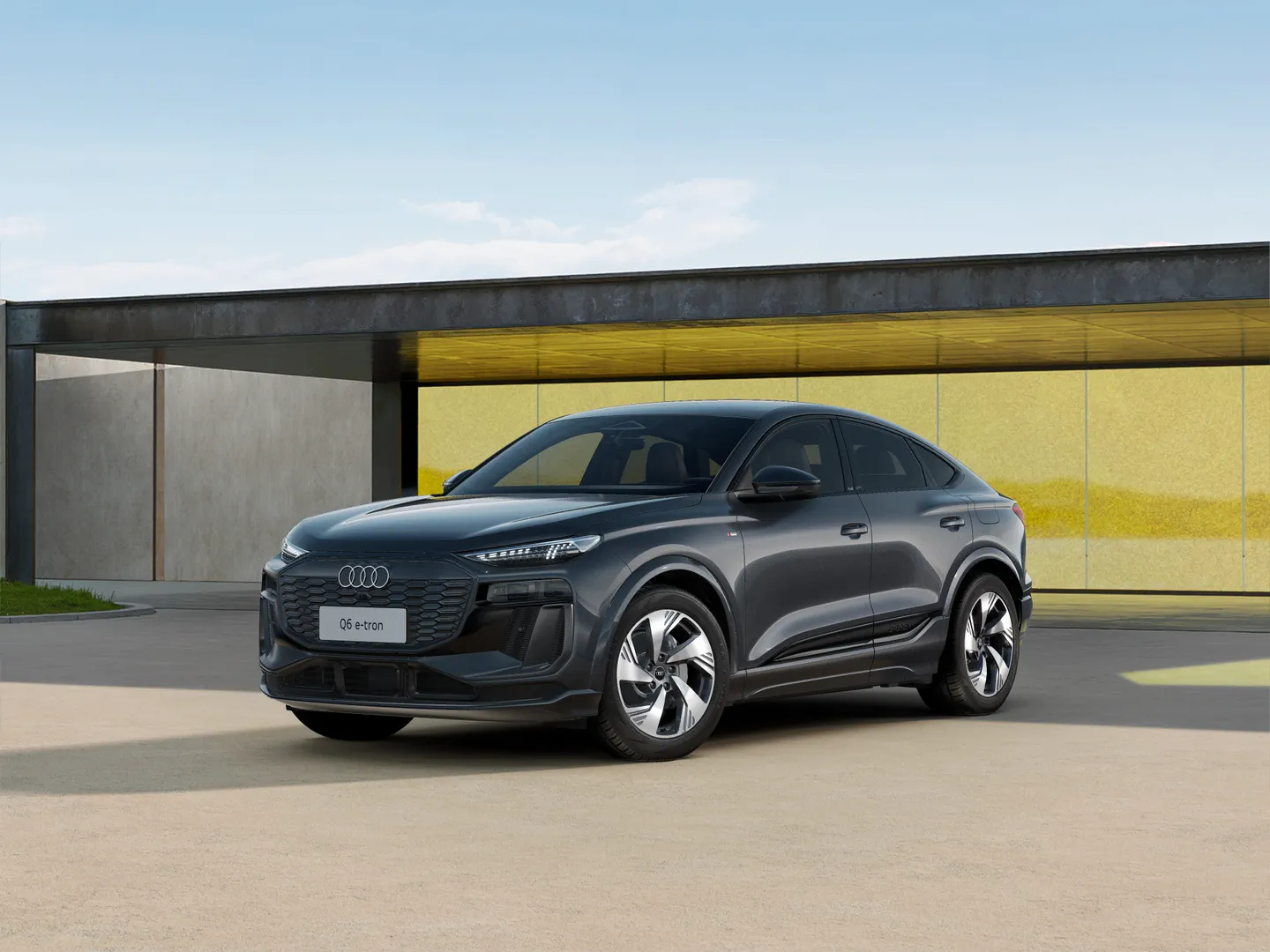 Zdjęcie Audi Q6 Sportback e-tron e-tron 185,00 kW – Ujęcie: przód 3/4