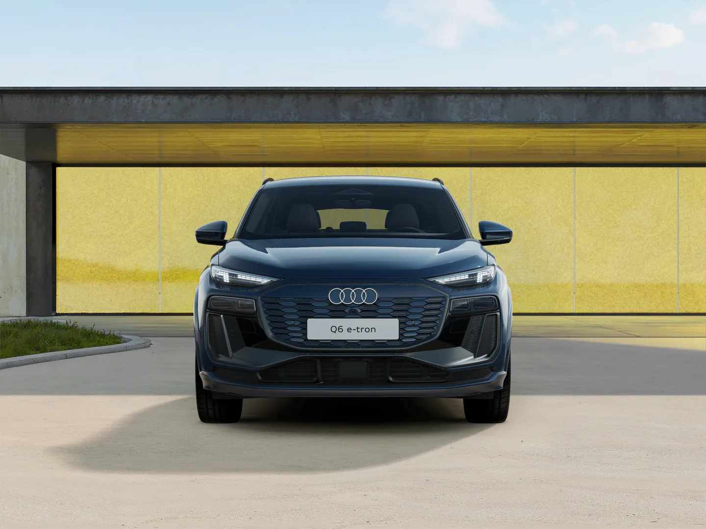Zdjęcie Audi Q6 Sportback e-tron e-tron 185,00 kW – Ujęcie: przód