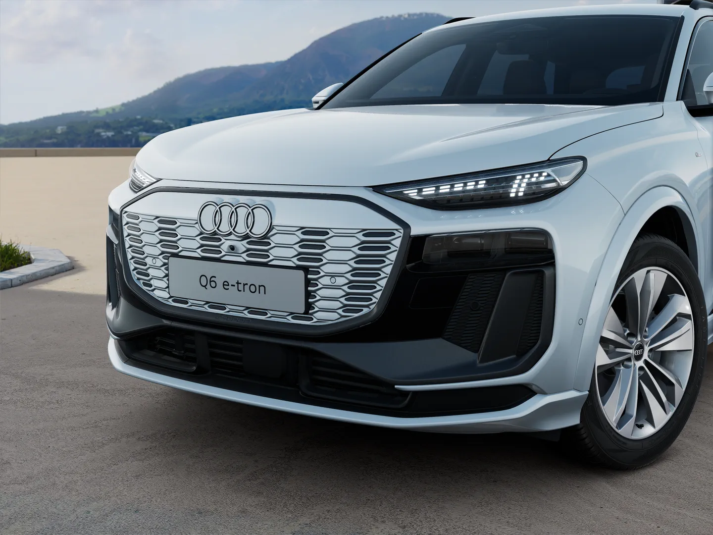 Zdjęcie Audi Q6 SUV e-tron e-tron 185,00 kW – Ujęcie: reflektory