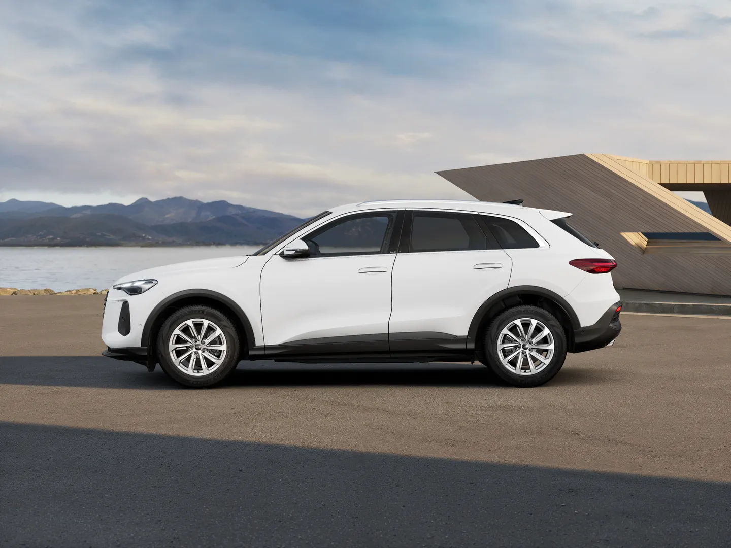 Zdjęcie&nbsp;Audi Q5 SUV&nbsp;TFSI 150 kW S tronic&nbsp;– Ujęcie: bok