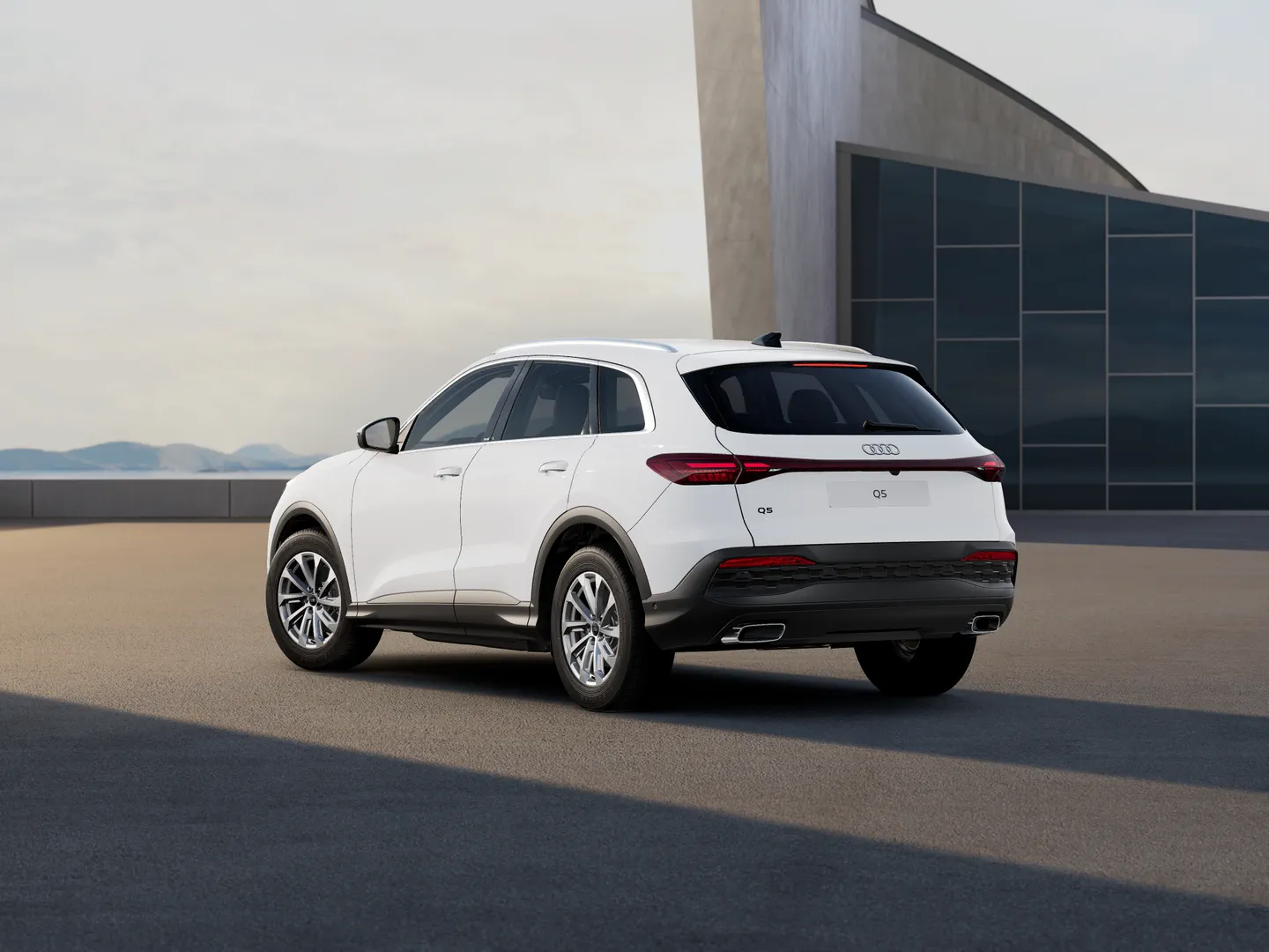 Zdjęcie&nbsp;Audi Q5 SUV&nbsp;TFSI 150 kW S tronic&nbsp;– Ujęcie: tył 3/4