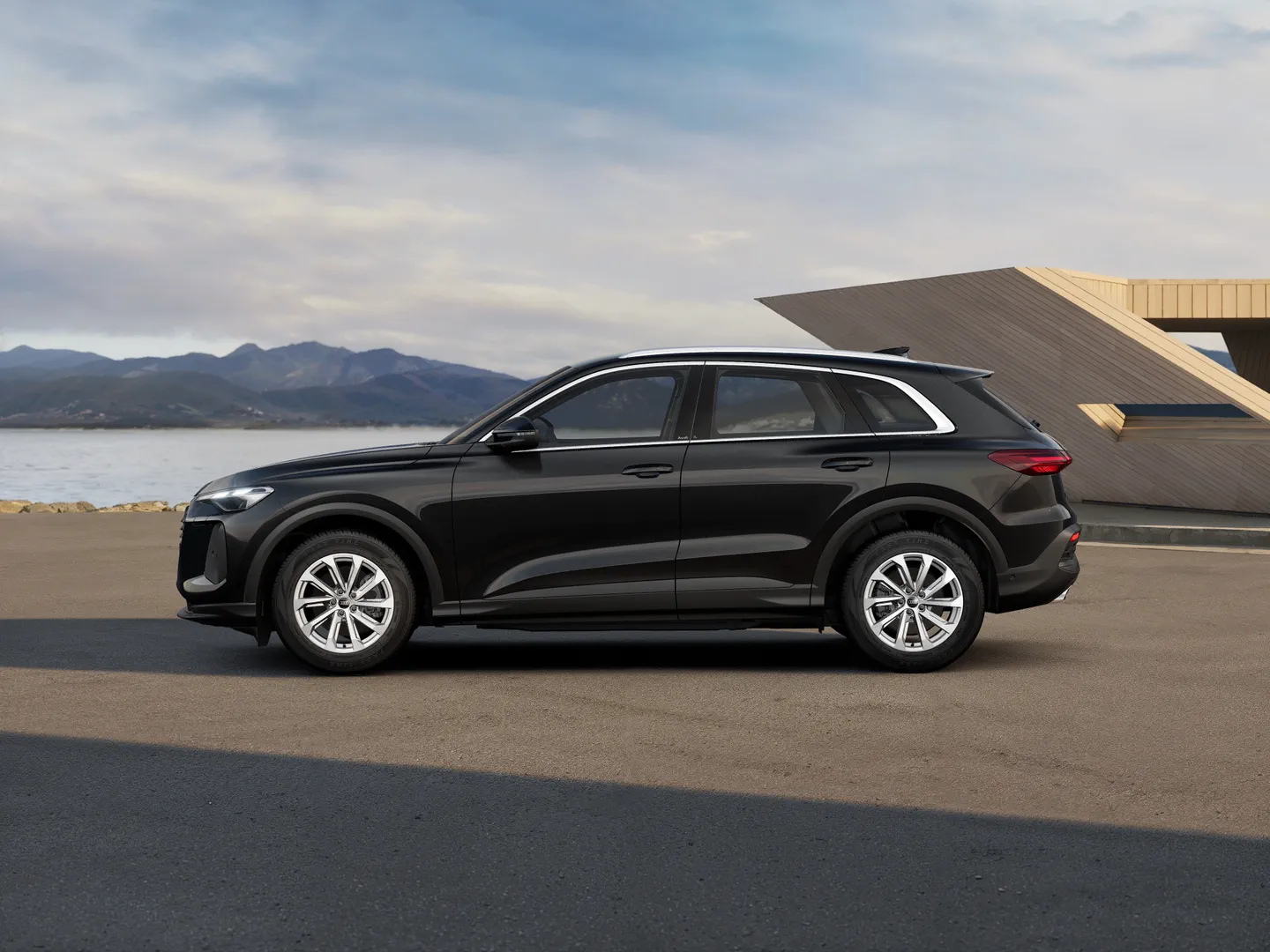 Zdjęcie&nbsp;Audi Q5 SUV&nbsp;TFSI 150 kW S tronic&nbsp;– Ujęcie: bok