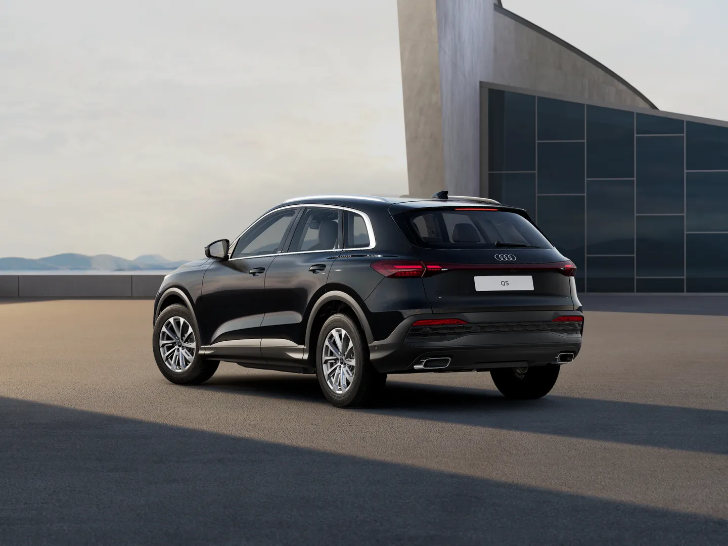 Zdjęcie&nbsp;Audi Q5 SUV&nbsp;TFSI 150 kW S tronic&nbsp;– Ujęcie: tył 3/4
