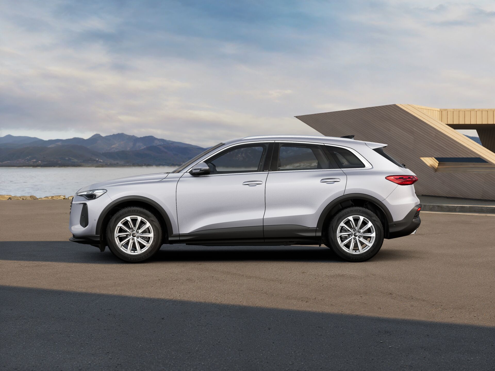 Q5 EXTERIOR-PARALLEL-SIDE