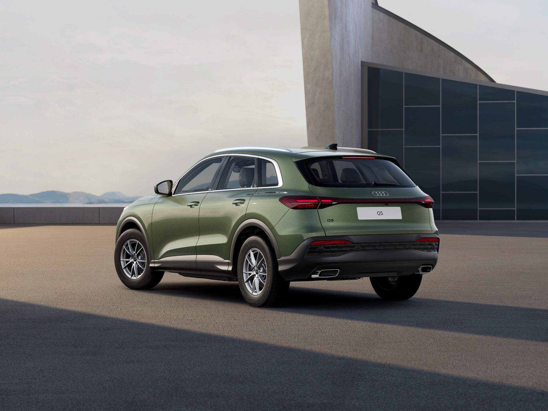 Q5 SUV EXTERIOR-REAR-3-4