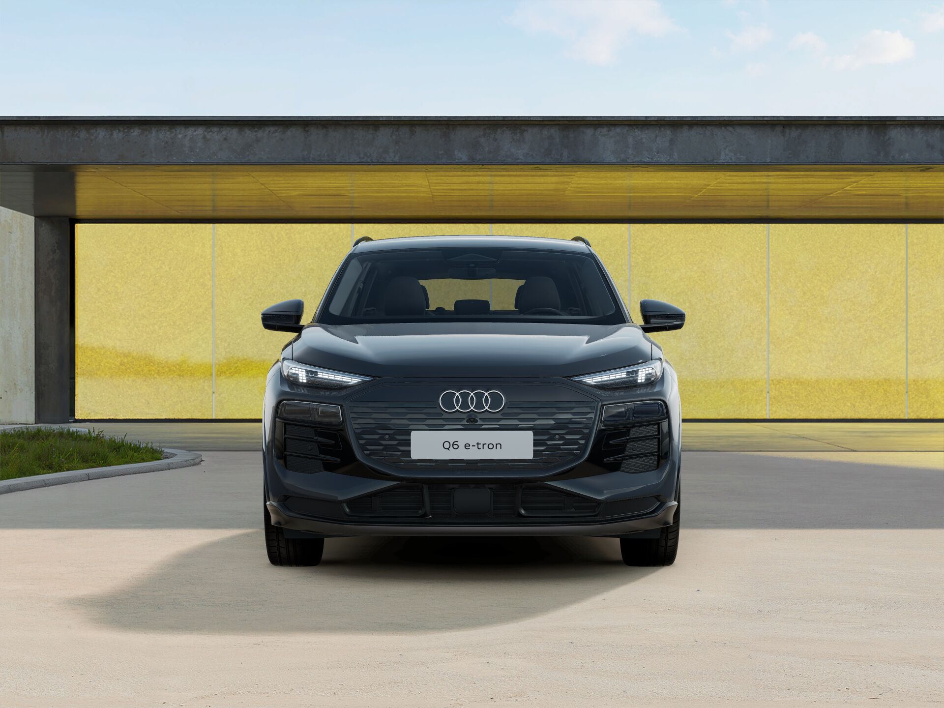 Q6 e-tron EXTERIOR-FRONT-FRONT