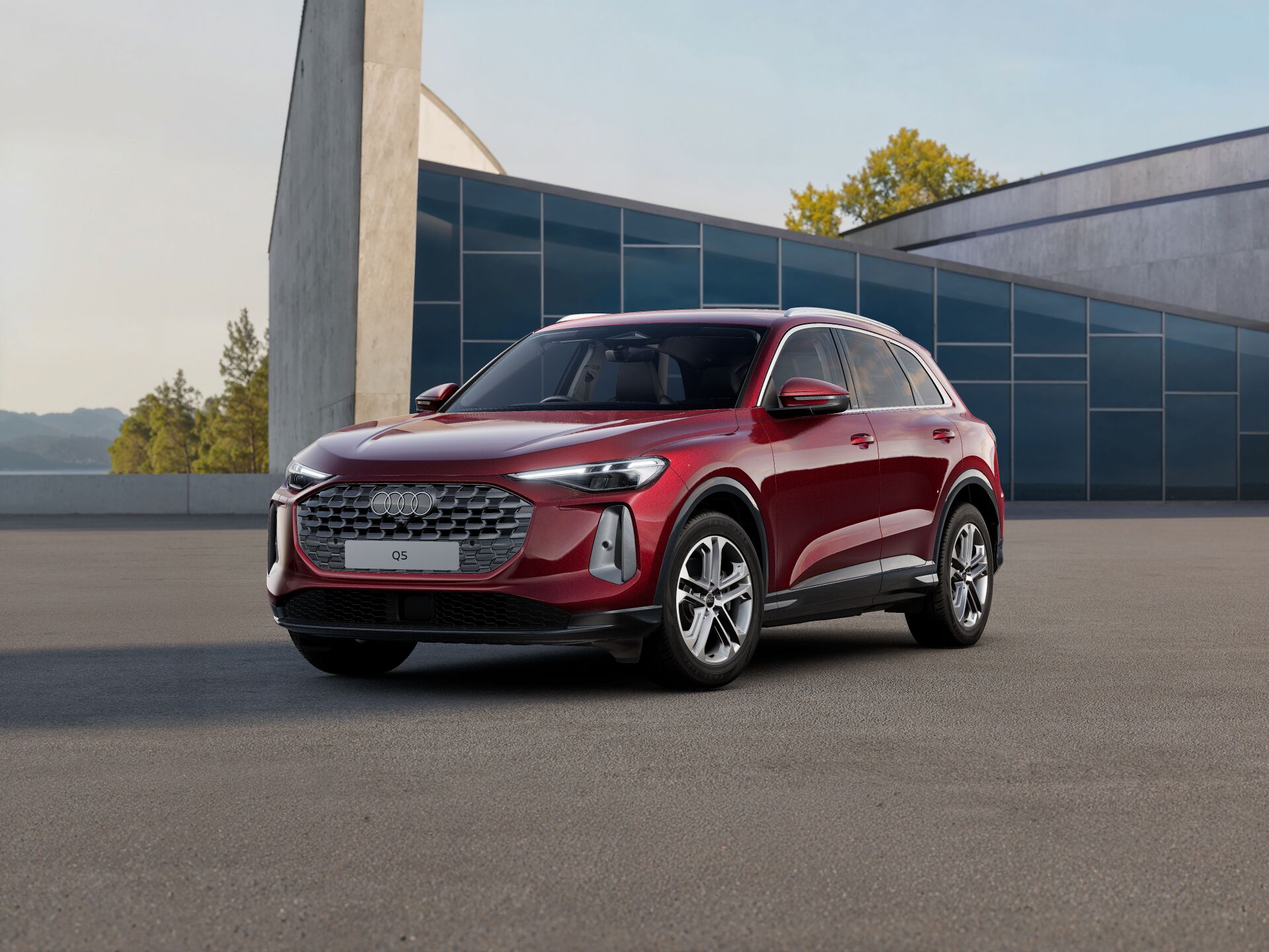 Q5 SUV EXTERIOR-FRONT-3-4