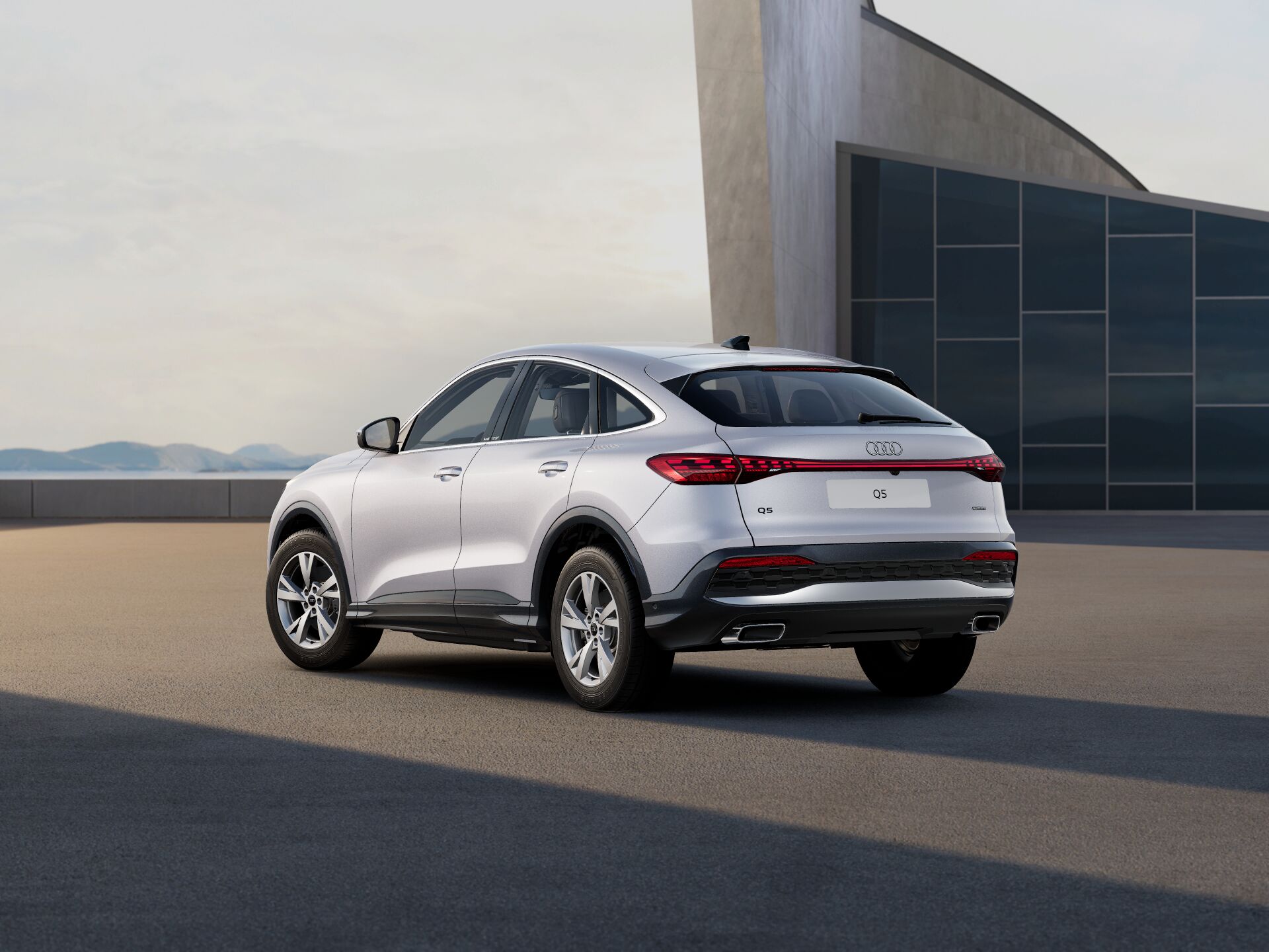 Q5 Sportback EXTERIOR-REAR-3-4