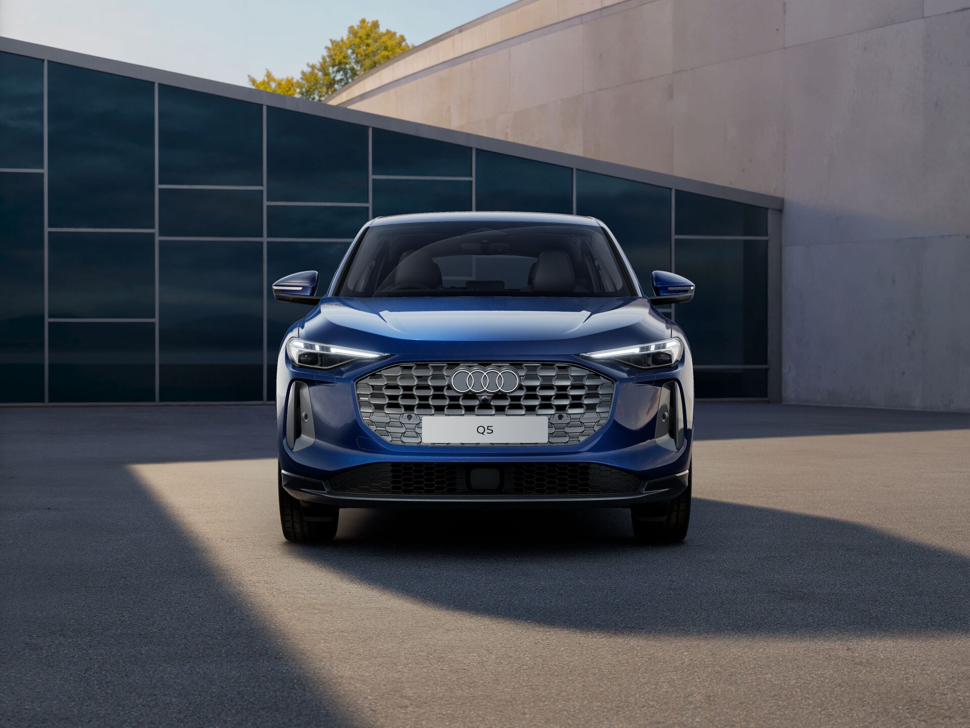 Q5 Sportback EXTERIOR-FRONT-FRONT