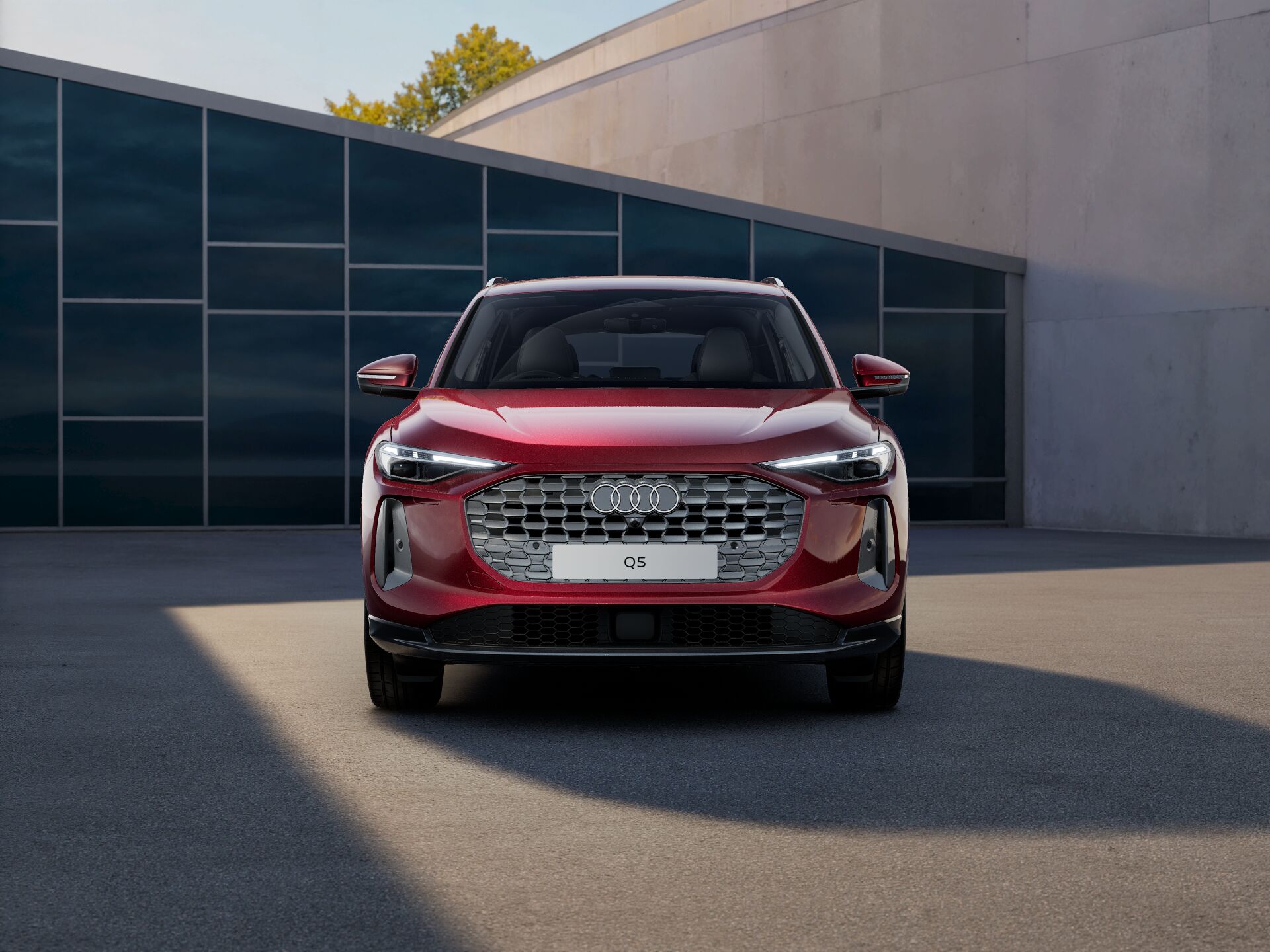 Q5 SUV EXTERIOR-FRONT-FRONT