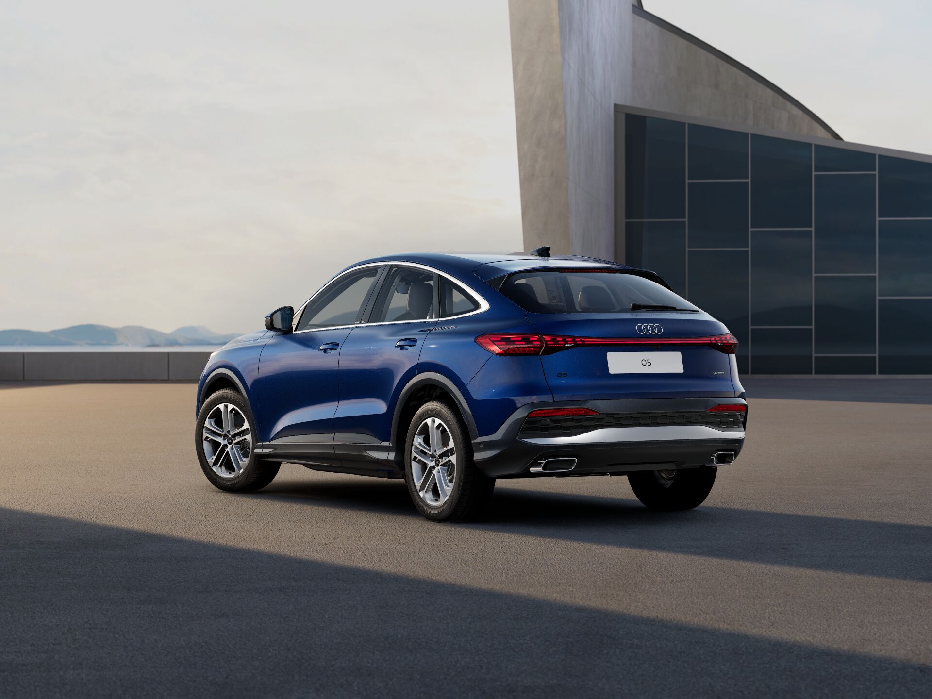 Q5 Sportback EXTERIOR-REAR-3-4