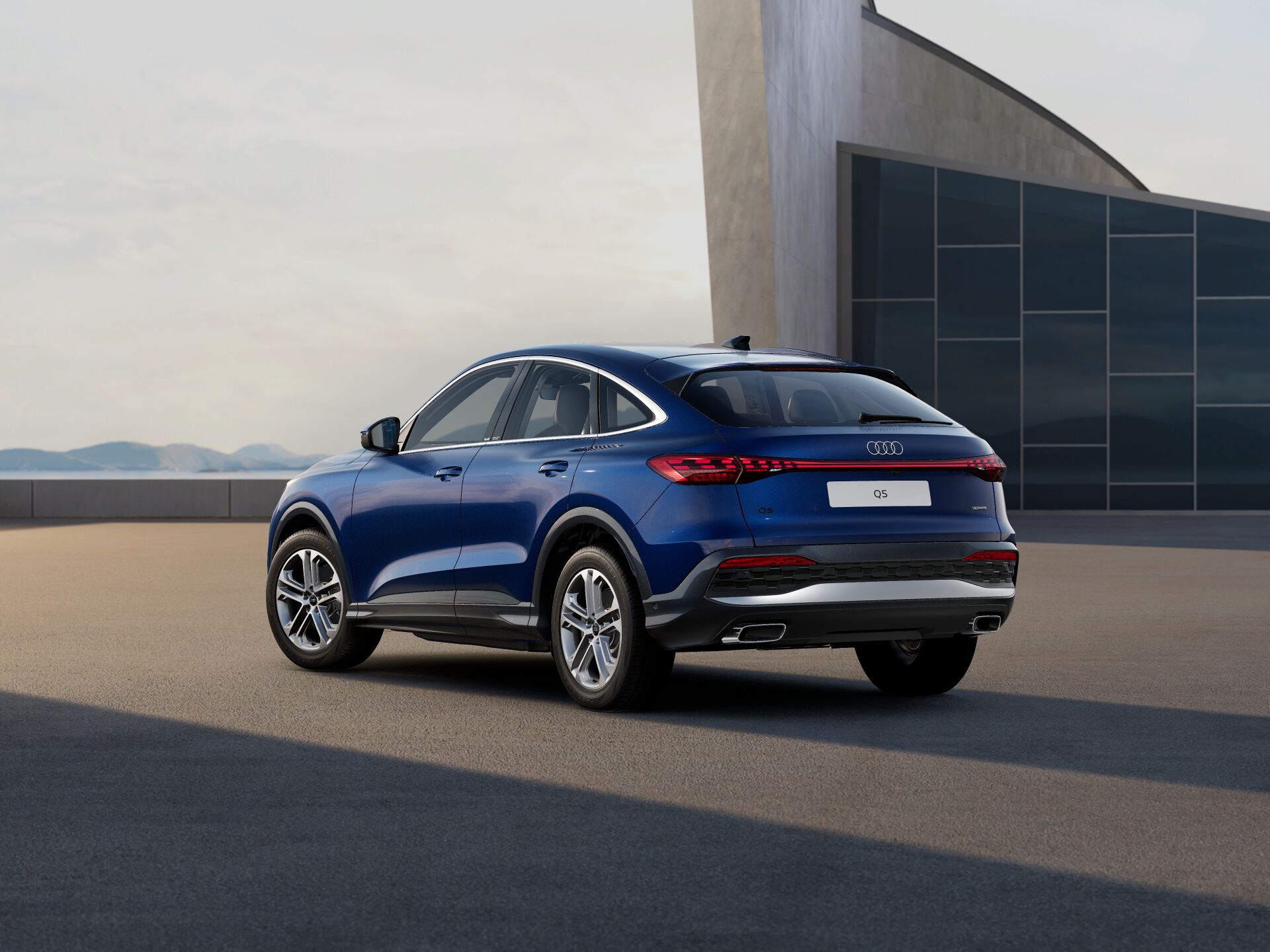 Q5 Sportback EXTERIOR-REAR-3-4