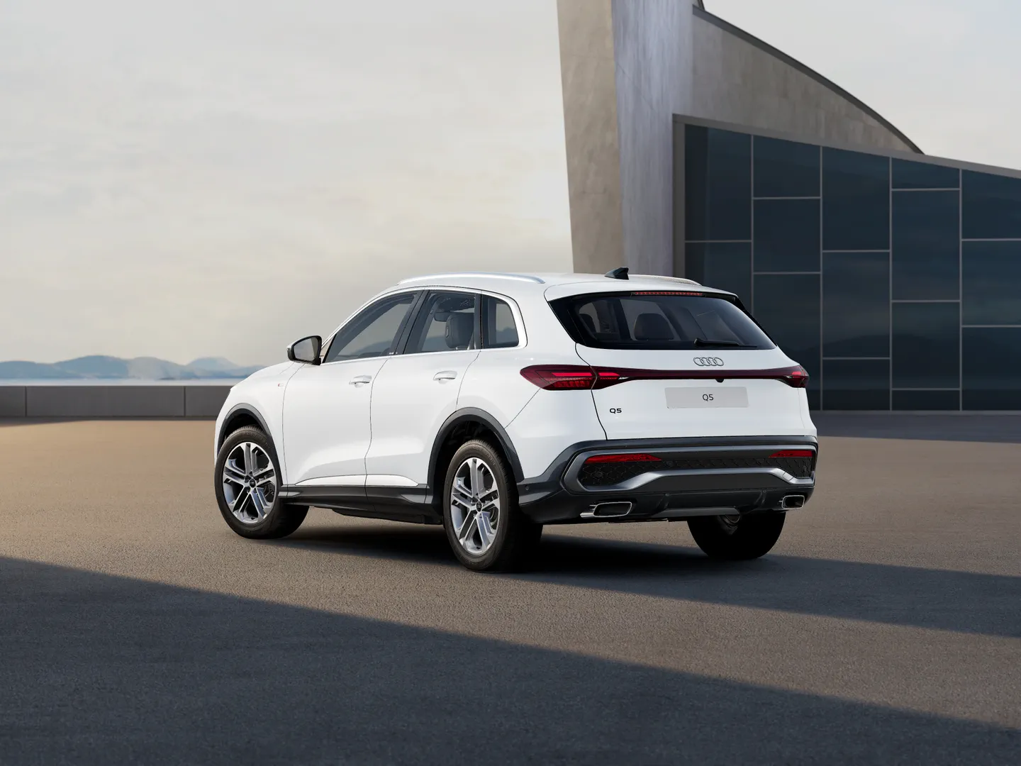 Zdjęcie Audi Q5 SUV TFSI 150 kW S tronic – Ujęcie: tył 3/4