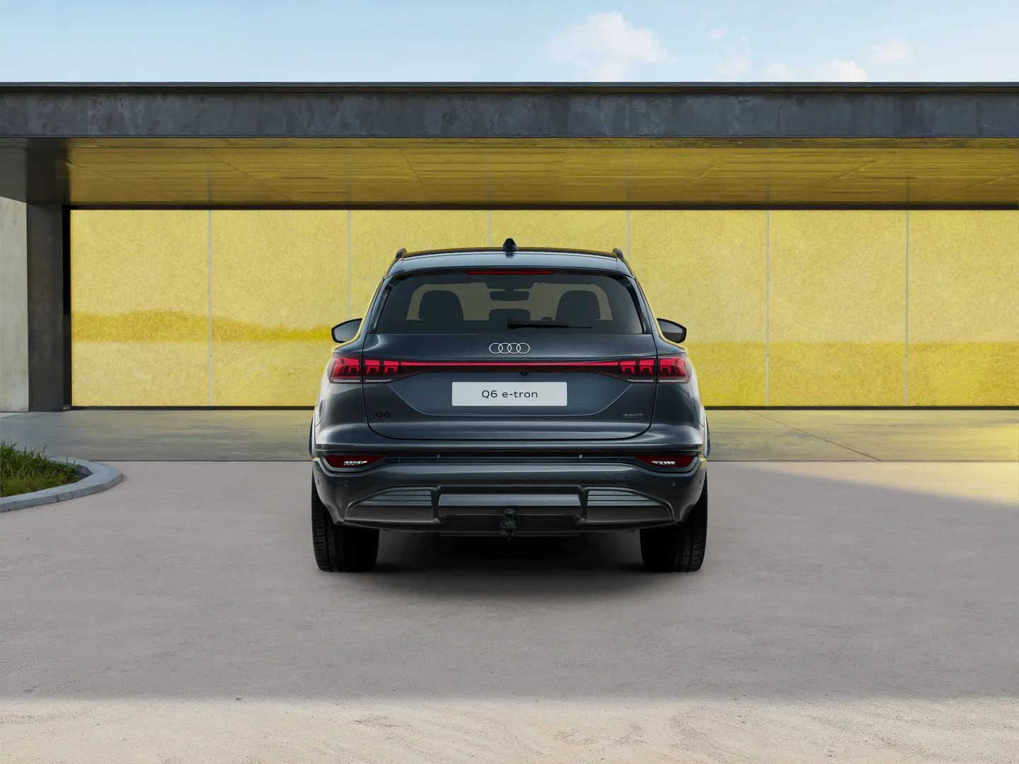 Image about Audi Q6 SUV e-tron e-tron quattro 285,00 kW