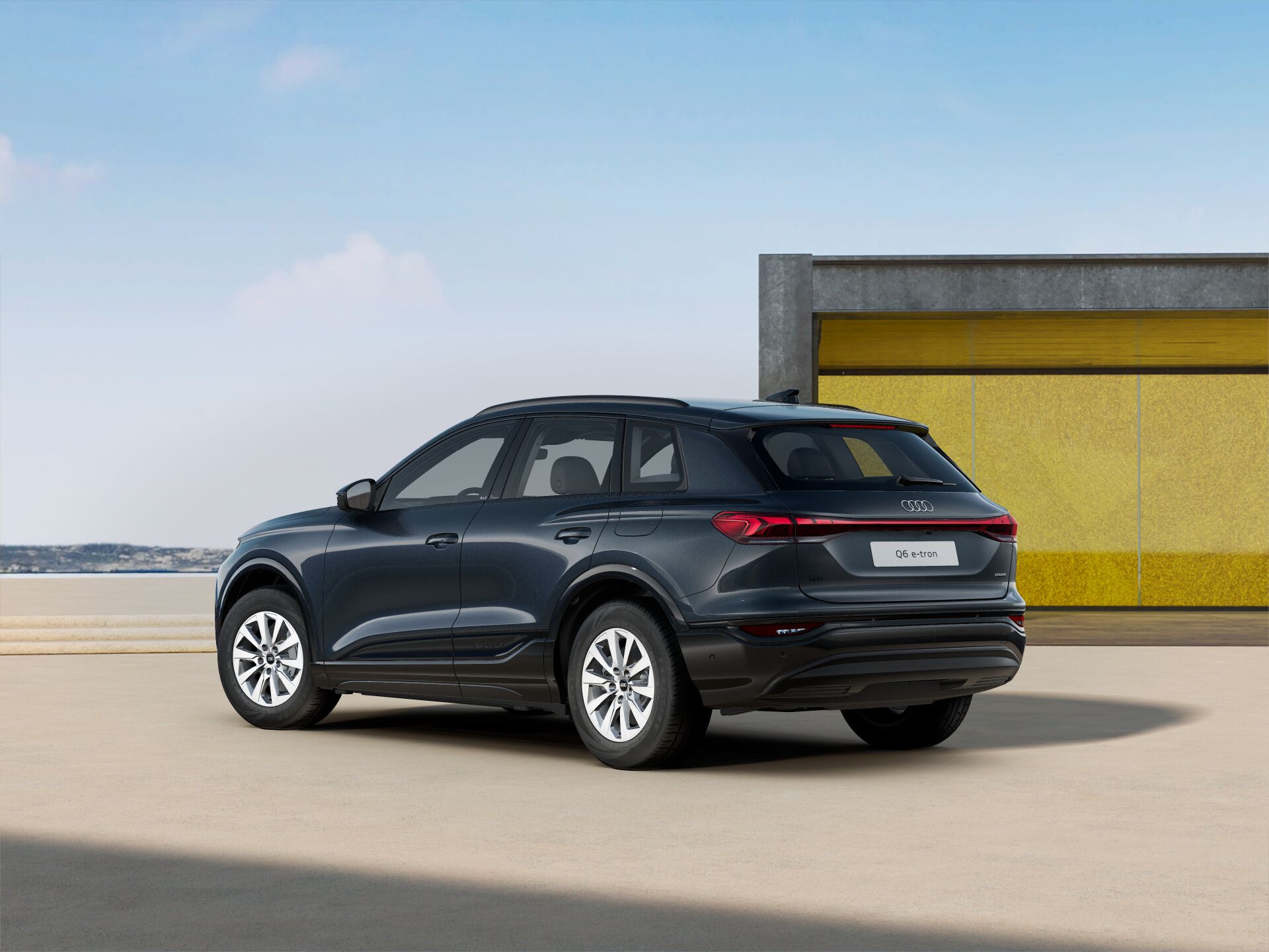 Q6 SUV e-tron EXTERIOR-REAR-3-4