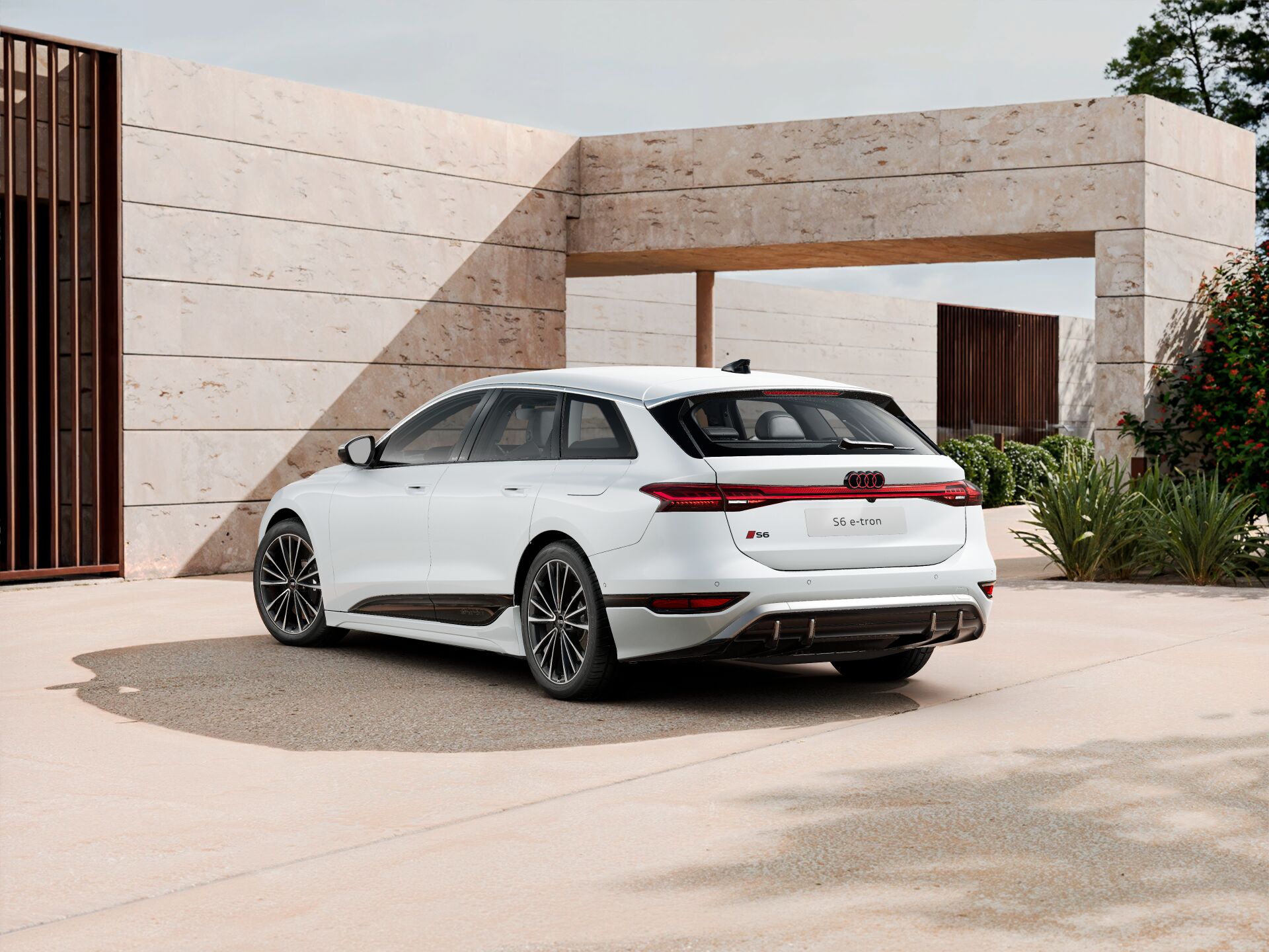 S6 Avant e-tron EXTERIOR-REAR-3-4