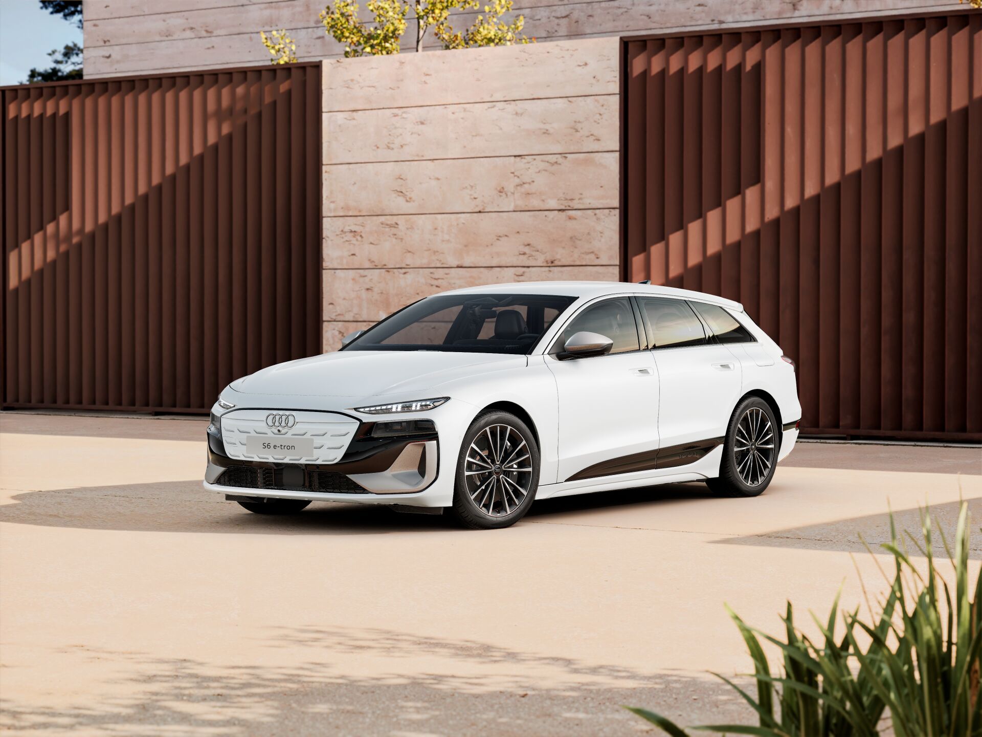S6 Avant e-tron EXTERIOR-FRONT-3-4