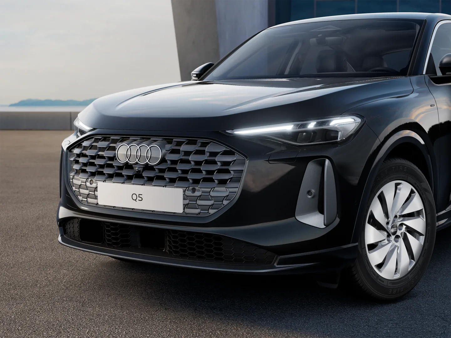 Zdjęcie&nbsp;Audi Q5 Sportback e-hybrid&nbsp;e-hybrid quattro 220 kW S tronic&nbsp;– Ujęcie: reflektory