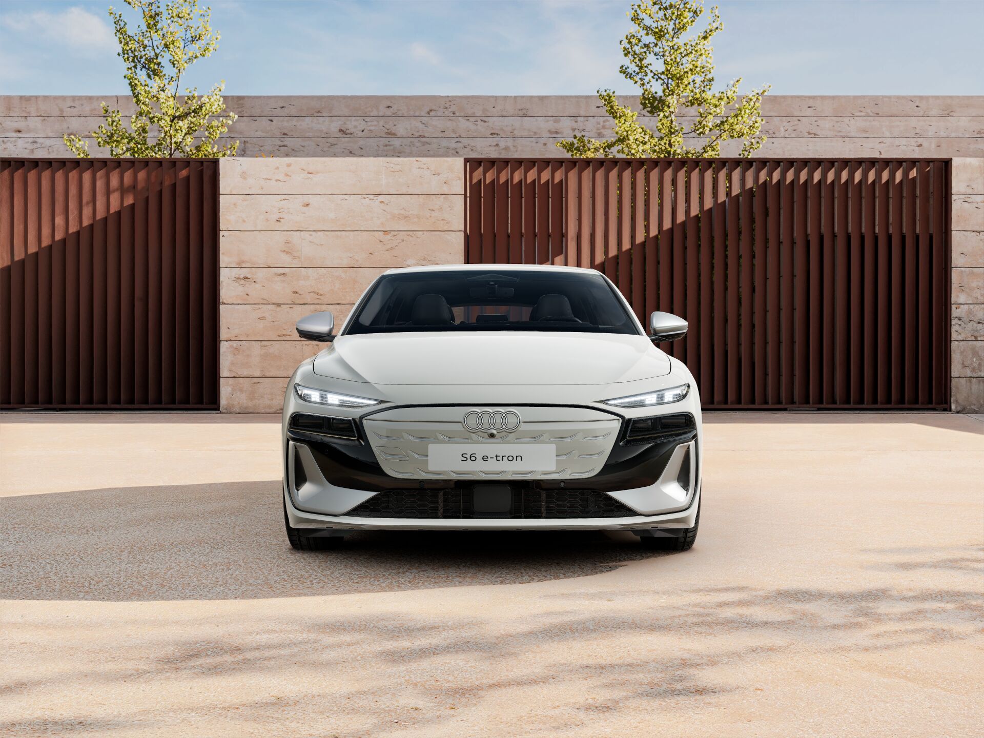 S6 Sportback e-tron EXTERIOR-FRONT-FRONT