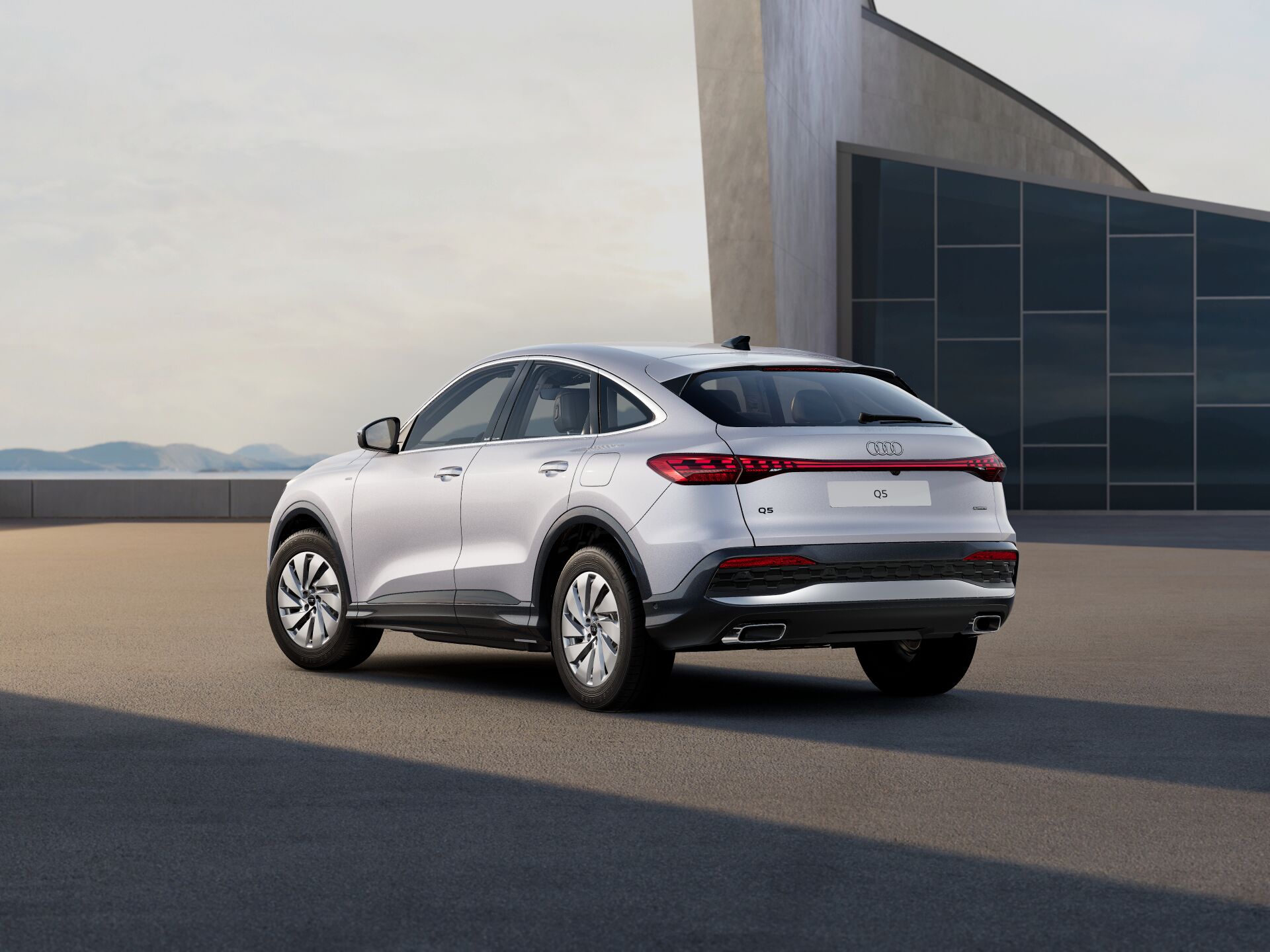 Q5 Sportback e-hybrid EXTERIOR-REAR-3-4