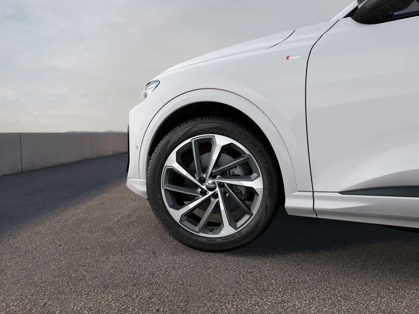 Image about Audi Q5 Sportback TFSI S tronic