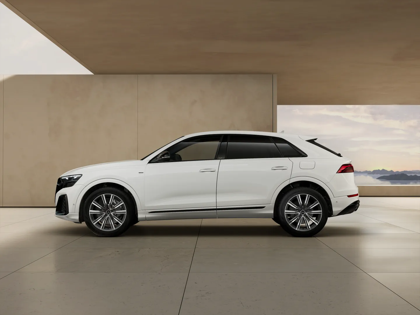Zdjęcie&nbsp;Audi Q8 SUV e-hybrid&nbsp;e-hybrid quattro 290 kW tiptronic&nbsp;– Ujęcie: bok