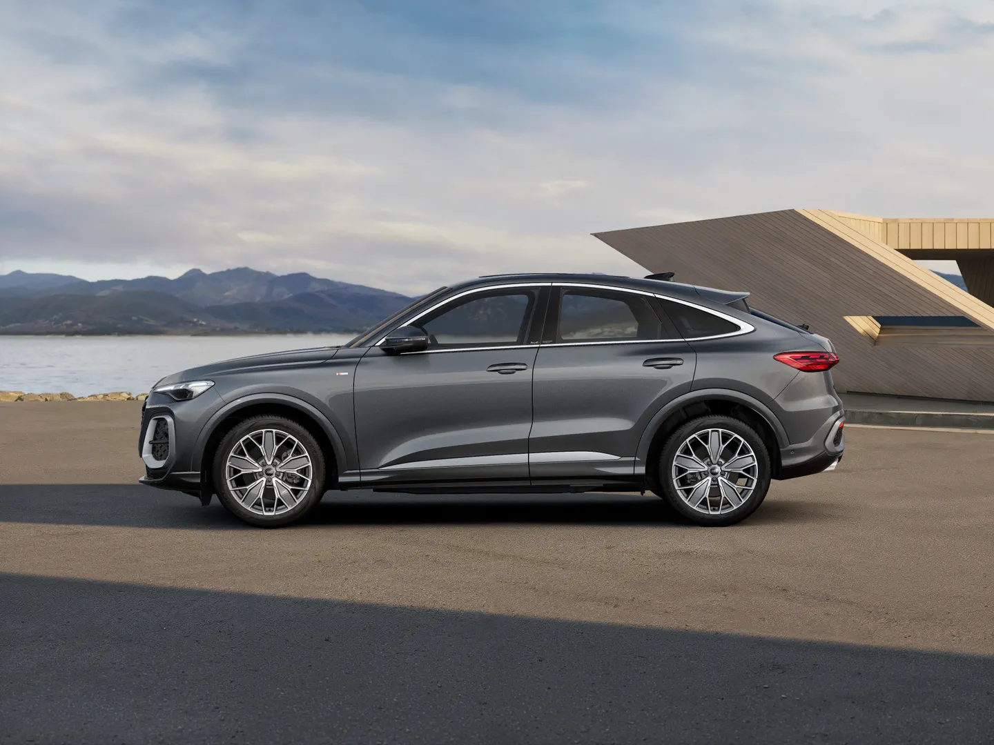 Image about Audi Q5 Sportback TDI quattro 150 kW sport