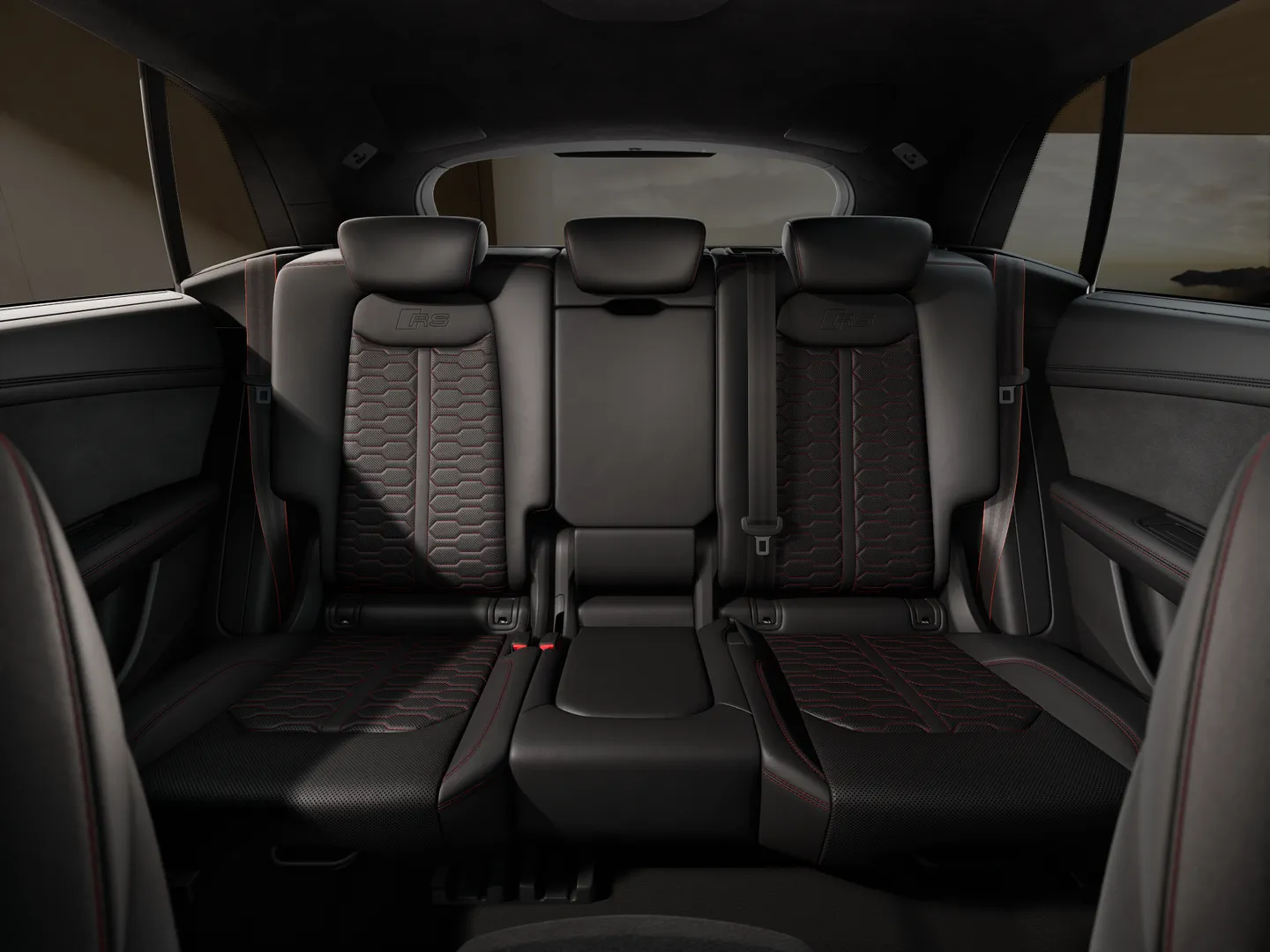 Zdjęcie Audi RS Q8 SUV RS Q8 SUV performance 471 kW tiptronic – Ujęcie: tylne fotele