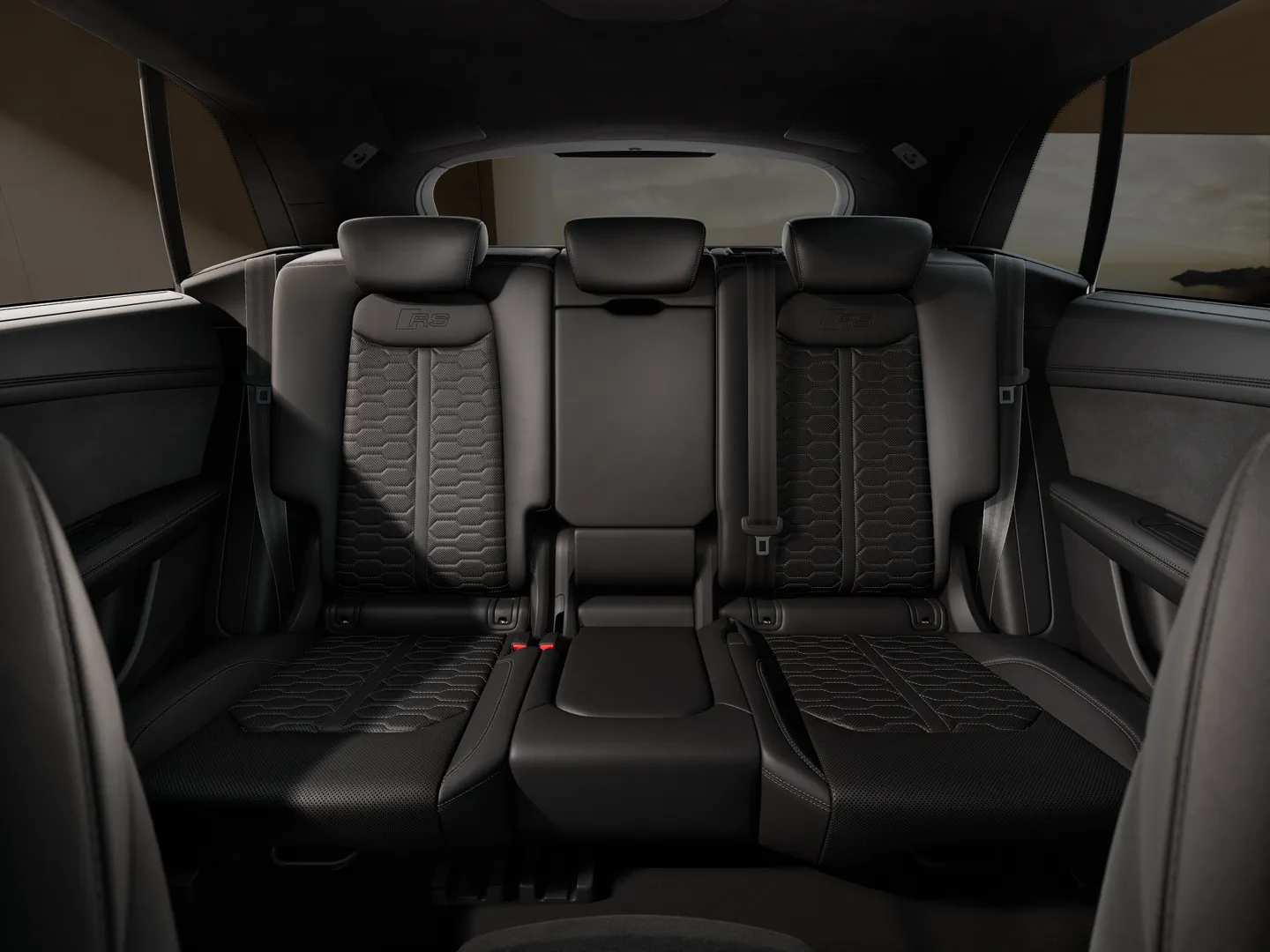 Zdjęcie Audi RS Q8 SUV RS Q8 SUV performance 471 kW tiptronic – Ujęcie: tylne fotele