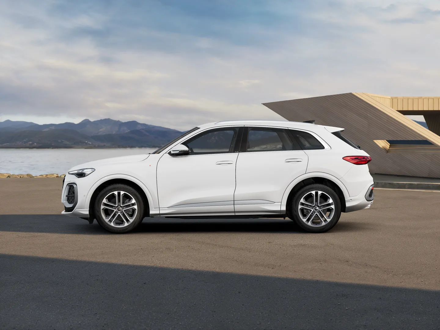Image about Audi Q5 SUV TDI quattro S tronic