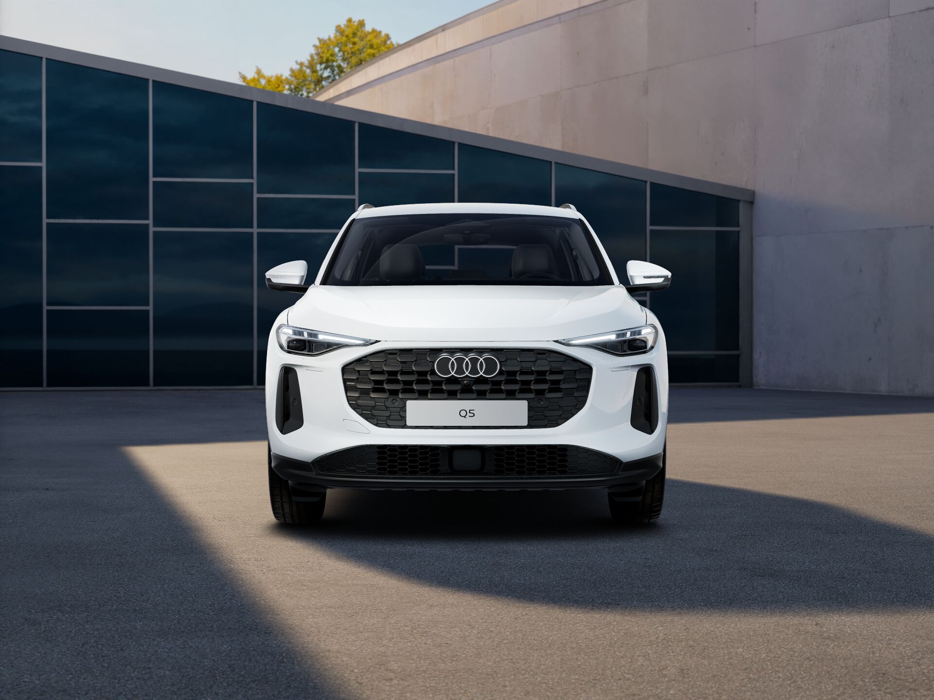 Q5 SUV EXTERIOR-FRONT-FRONT