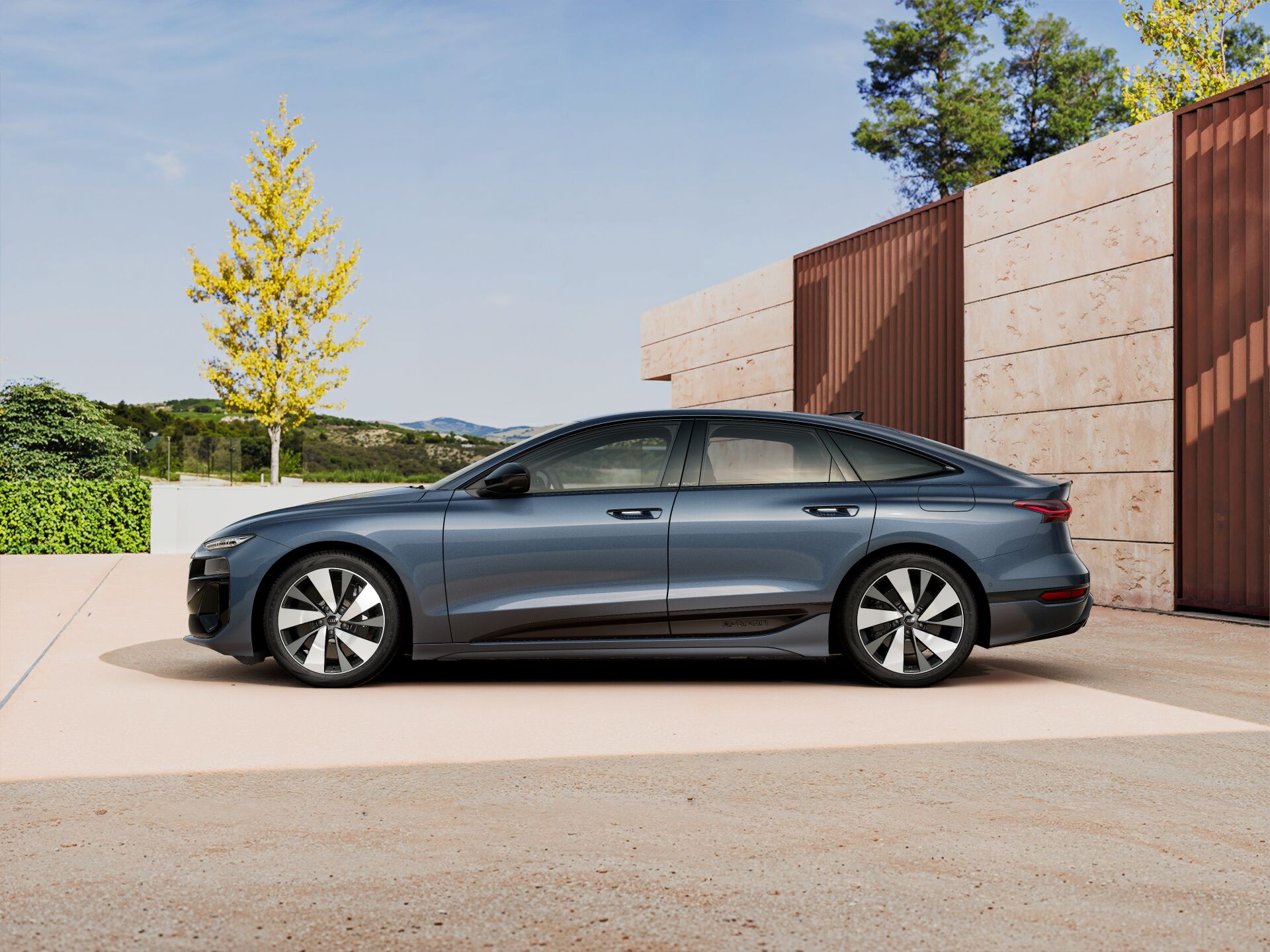Nieuwe S6 Sportback e-tron EXTERIOR-PARALLEL-SIDE