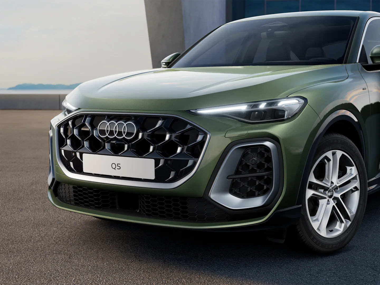 Zdjęcie&nbsp;Audi Q5 Sportback e-hybrid&nbsp;e-hybrid quattro 220 kW S tronic&nbsp;– Ujęcie: reflektory