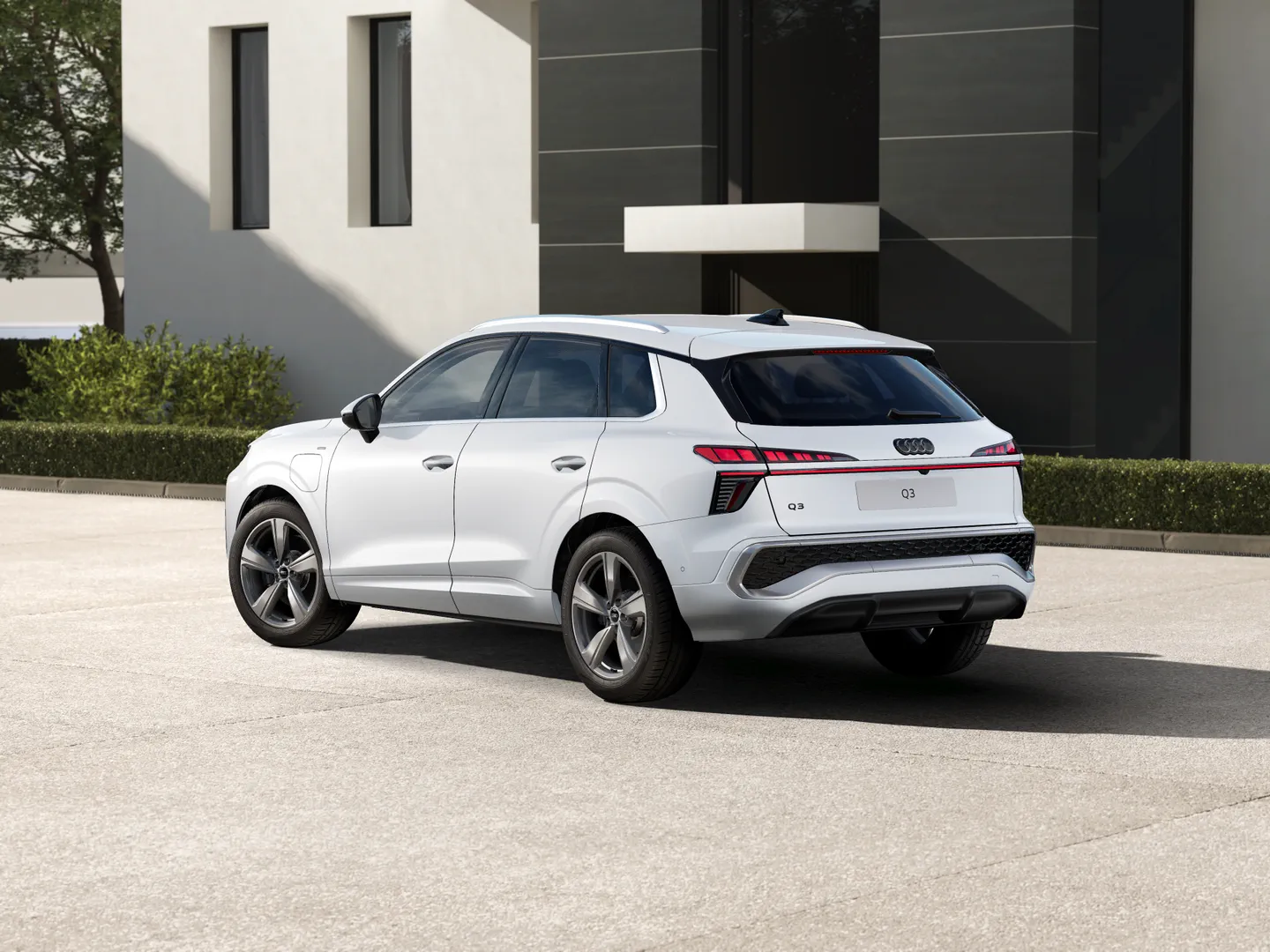 Zdjęcie Audi Q3 SUV e-hybrid e-hybrid 200 kW S tronic – Ujęcie: tył 3/4