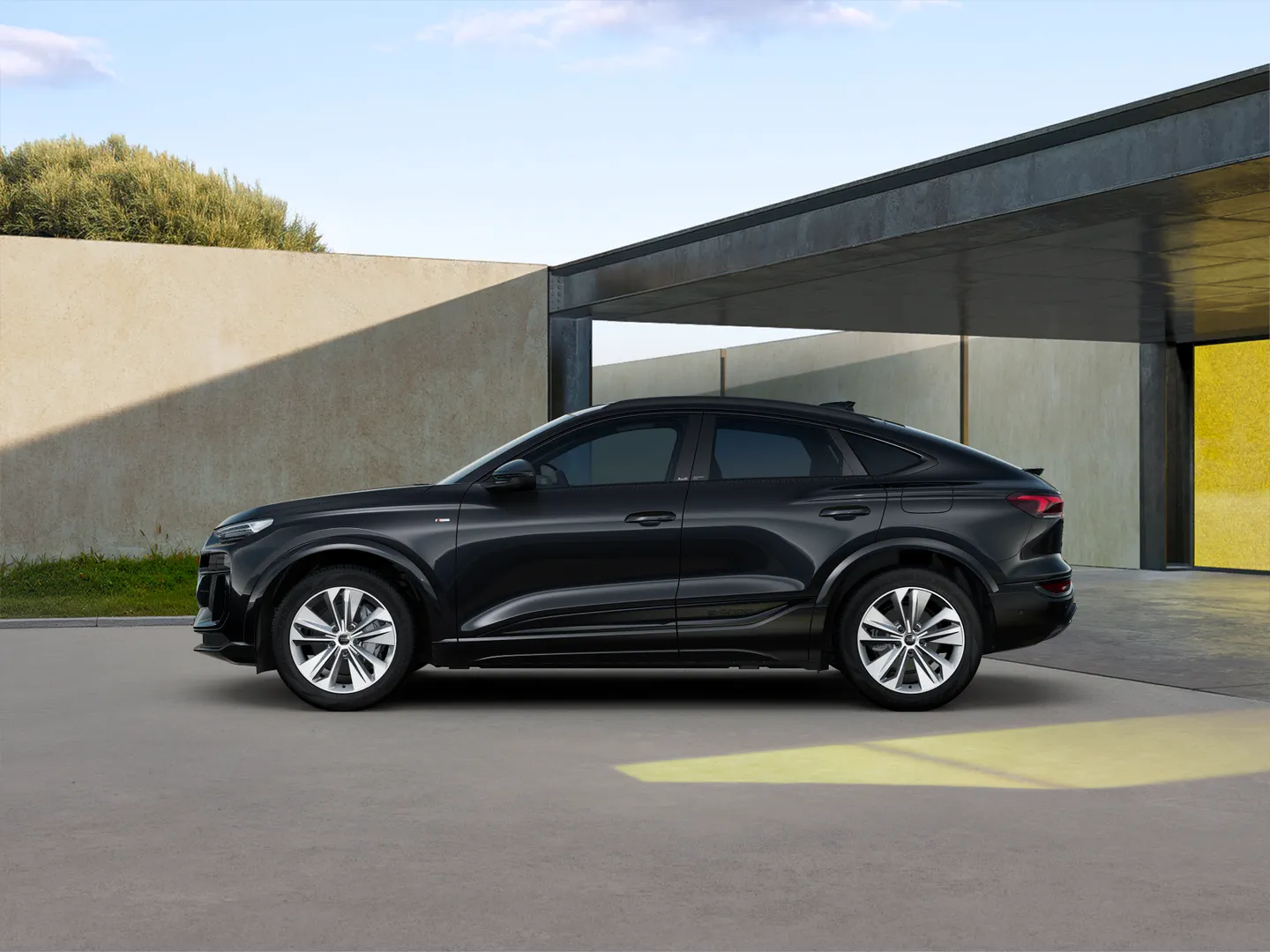 Zdjęcie Audi Q6 Sportback e-tron e-tron 185,00 kW – Ujęcie: bok