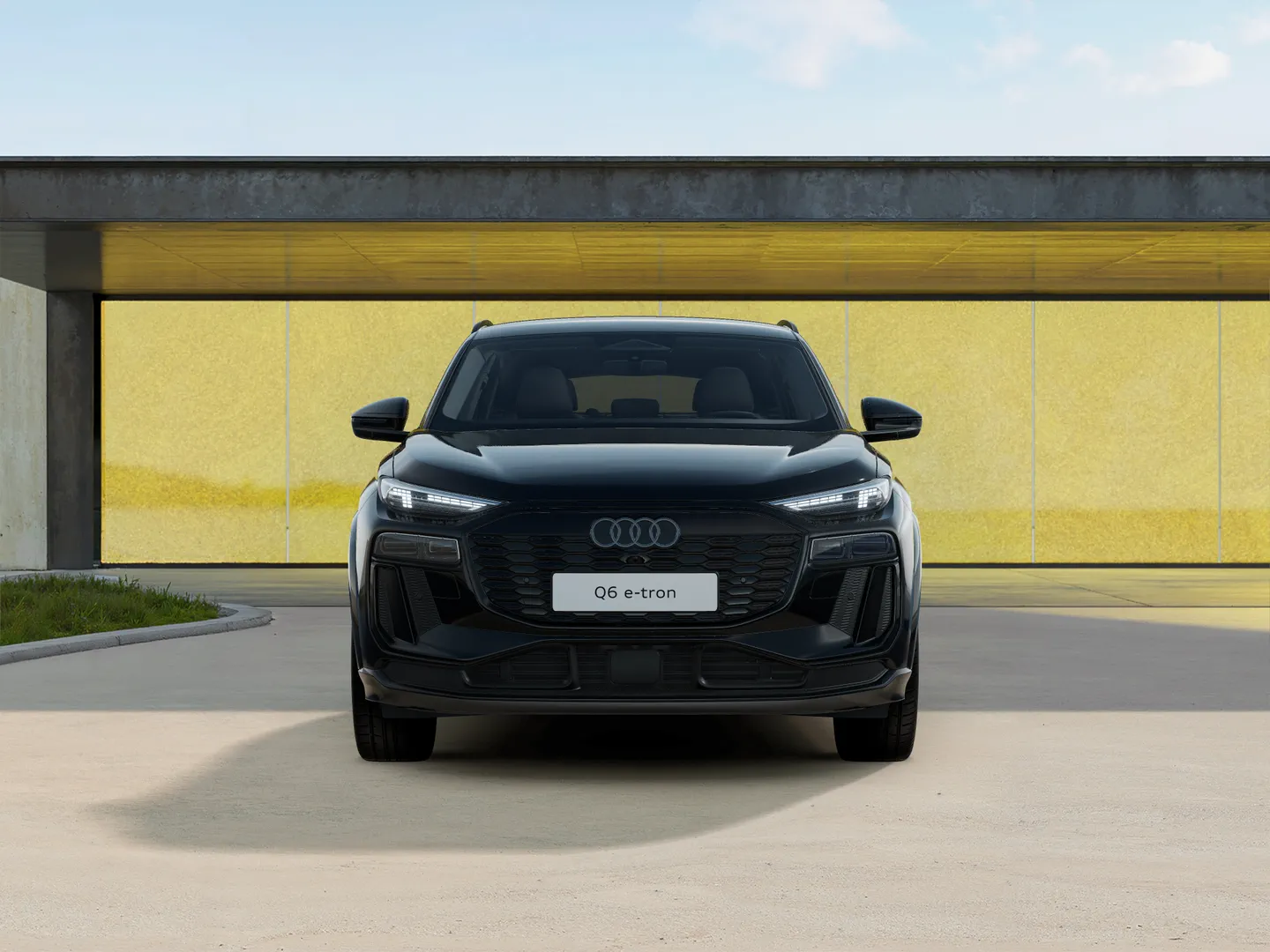 Zdjęcie Audi Q6 Sportback e-tron e-tron 185,00 kW – Ujęcie: przód