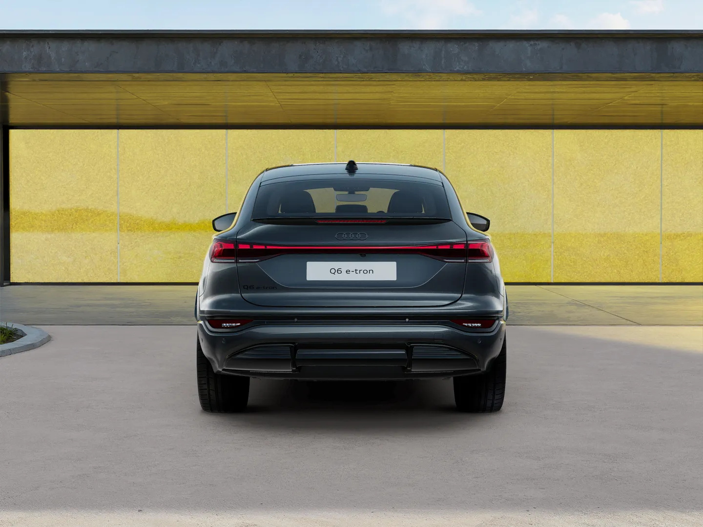 Zdjęcie&nbsp;Audi Q6 Sportback e-tron&nbsp;e-tron 185,00 kW&nbsp;– Ujęcie: tył