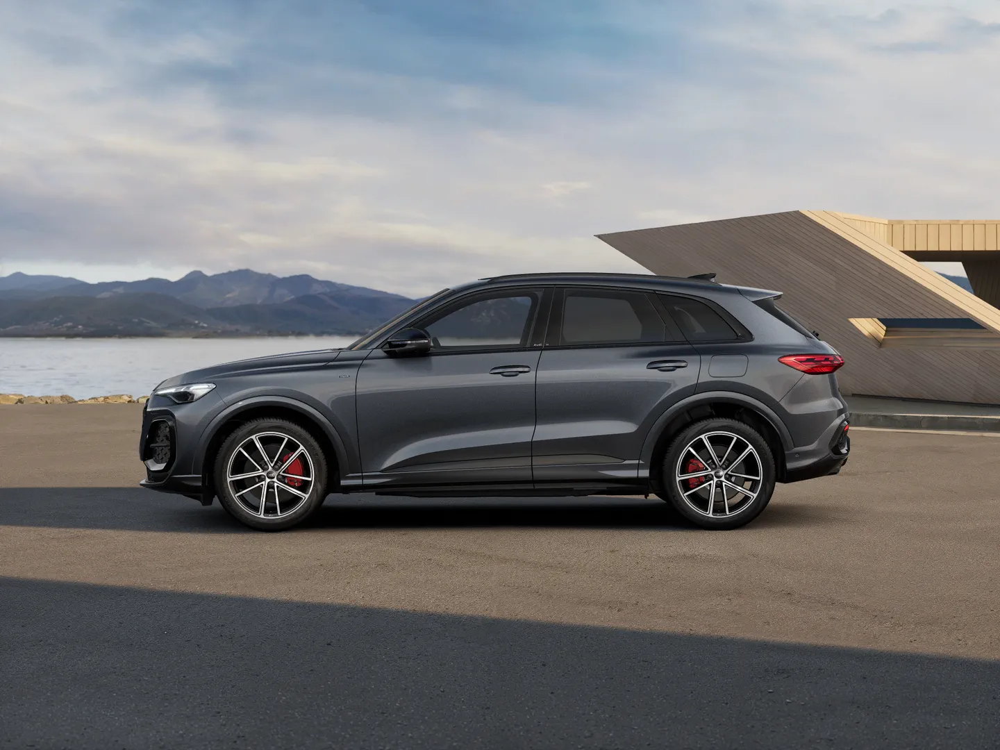 Image about Audi Q5 SUV e-hybrid quattro S tronic
