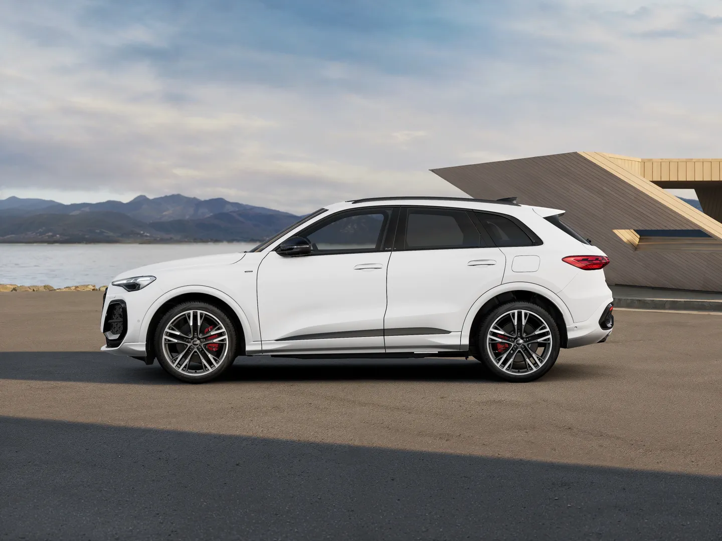 Image about Audi Q5 SUV e-hybrid quattro S tronic