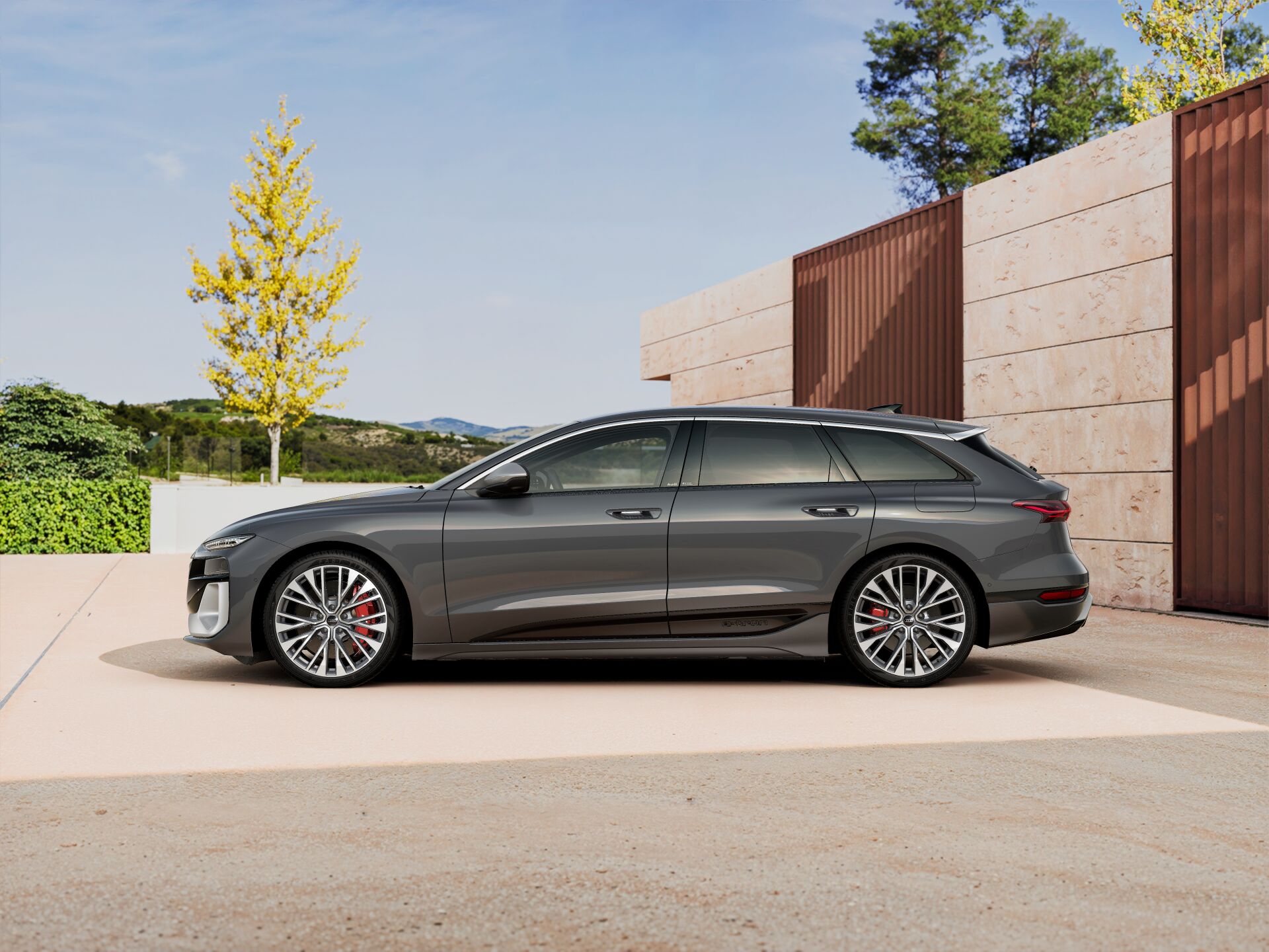 S6 Avant e-tron EXTERIOR-PARALLEL-SIDE