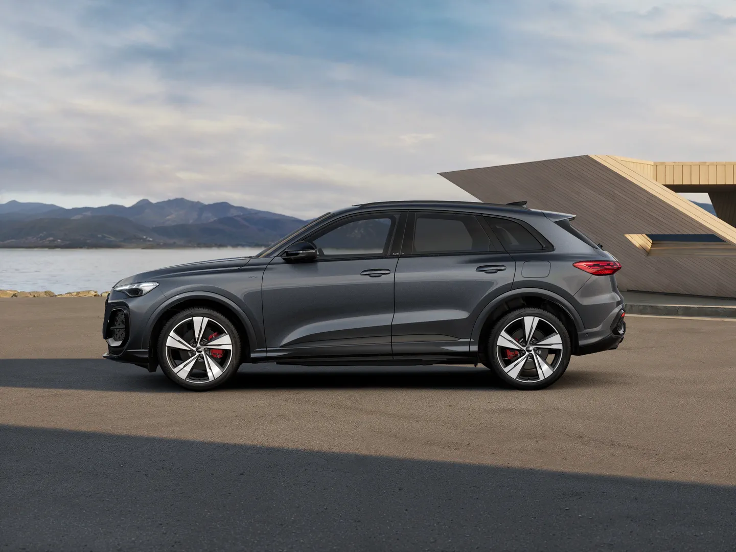 Image about Audi Q5 SUV e-hybrid quattro S tronic