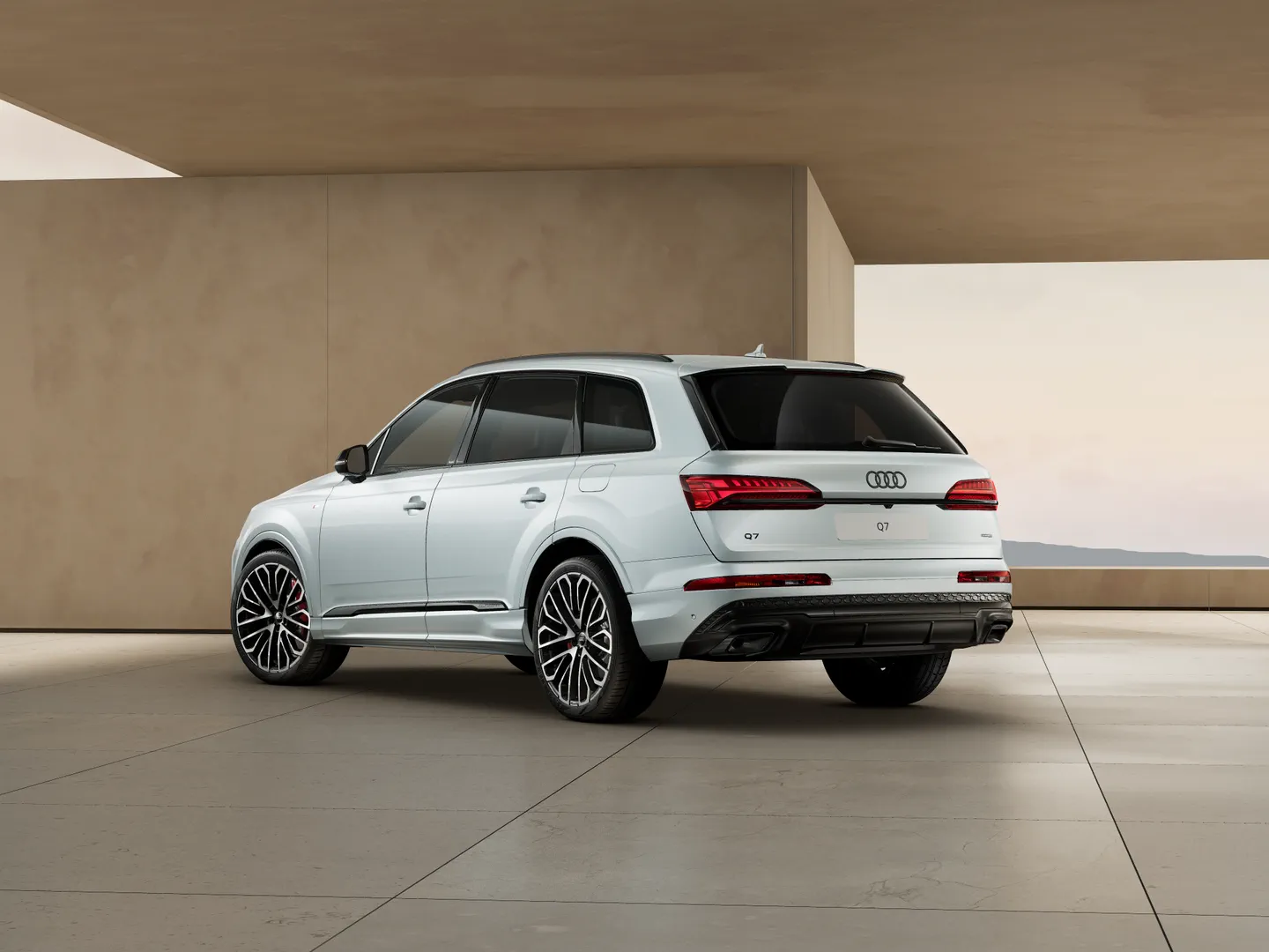 Image about Audi Q7 SUV TFSI e Competition 60 TFSI e quattro 490 PS tiptronic