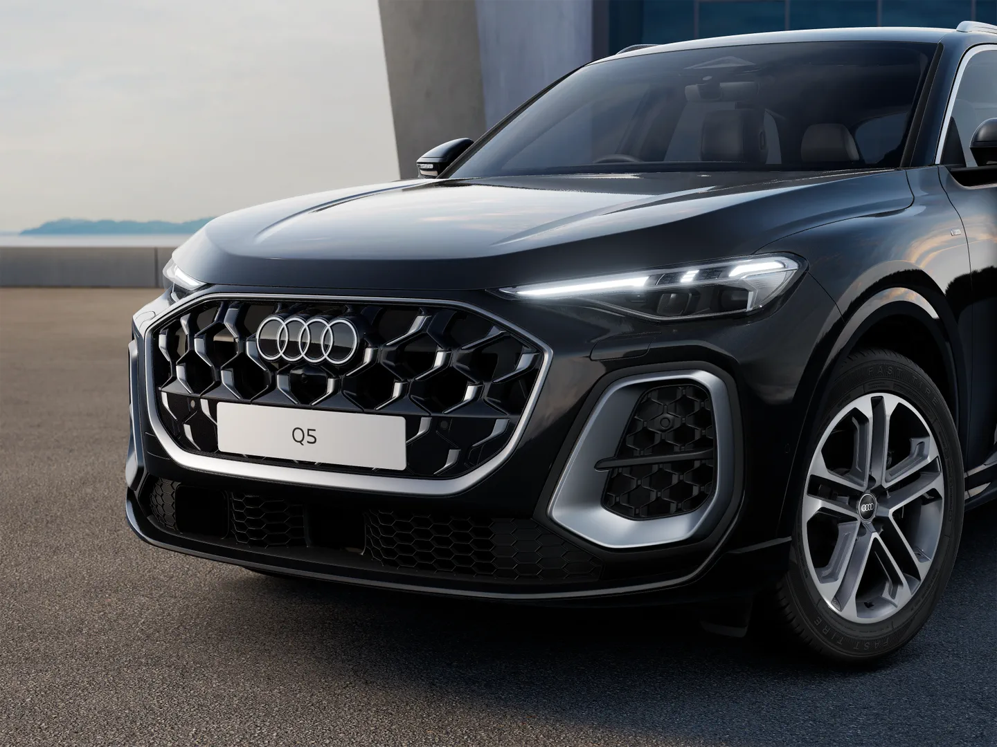 Image about Audi Q5 SUV TFSI S tronic