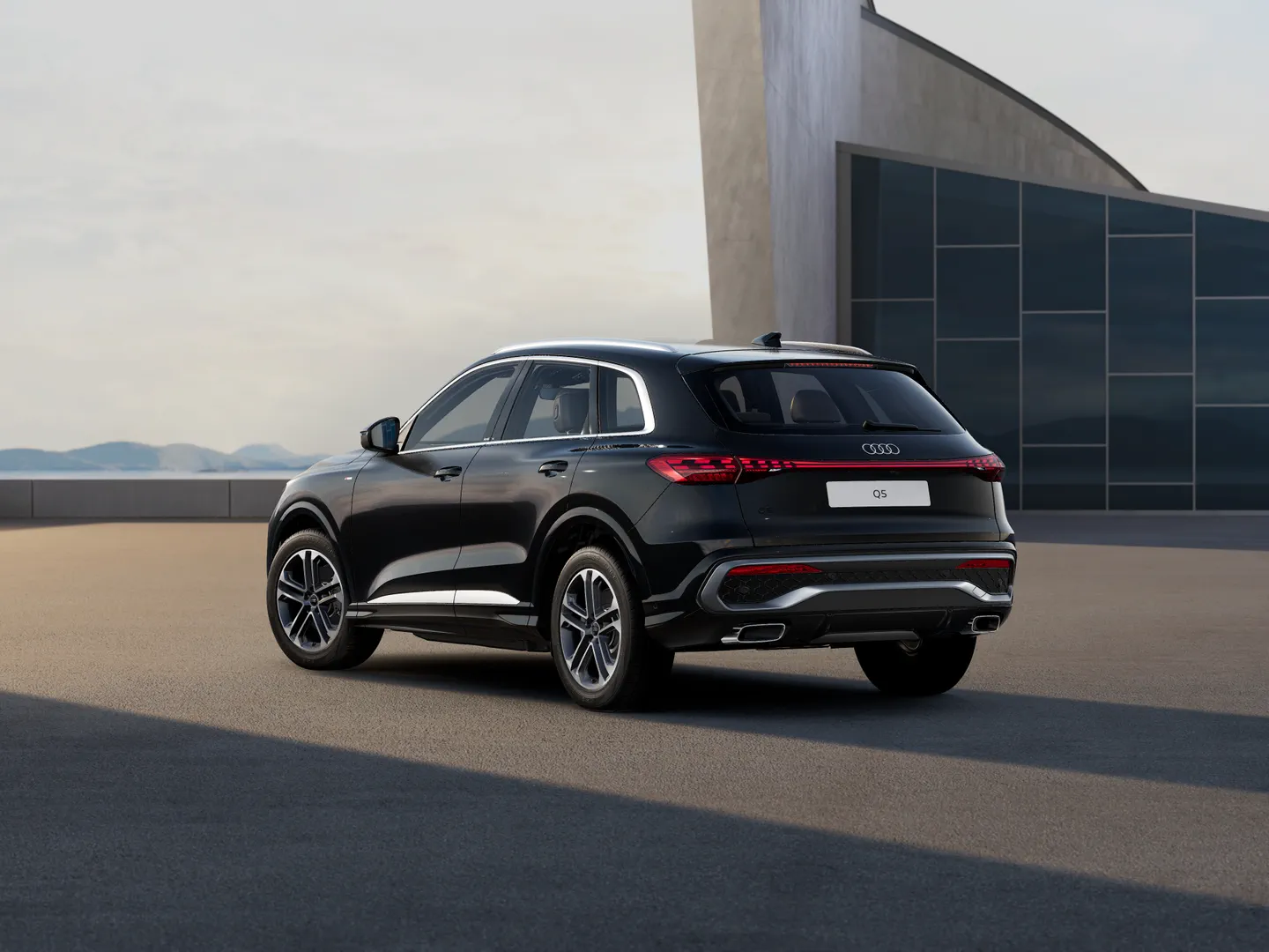 Image about Audi Q5 SUV TFSI S tronic